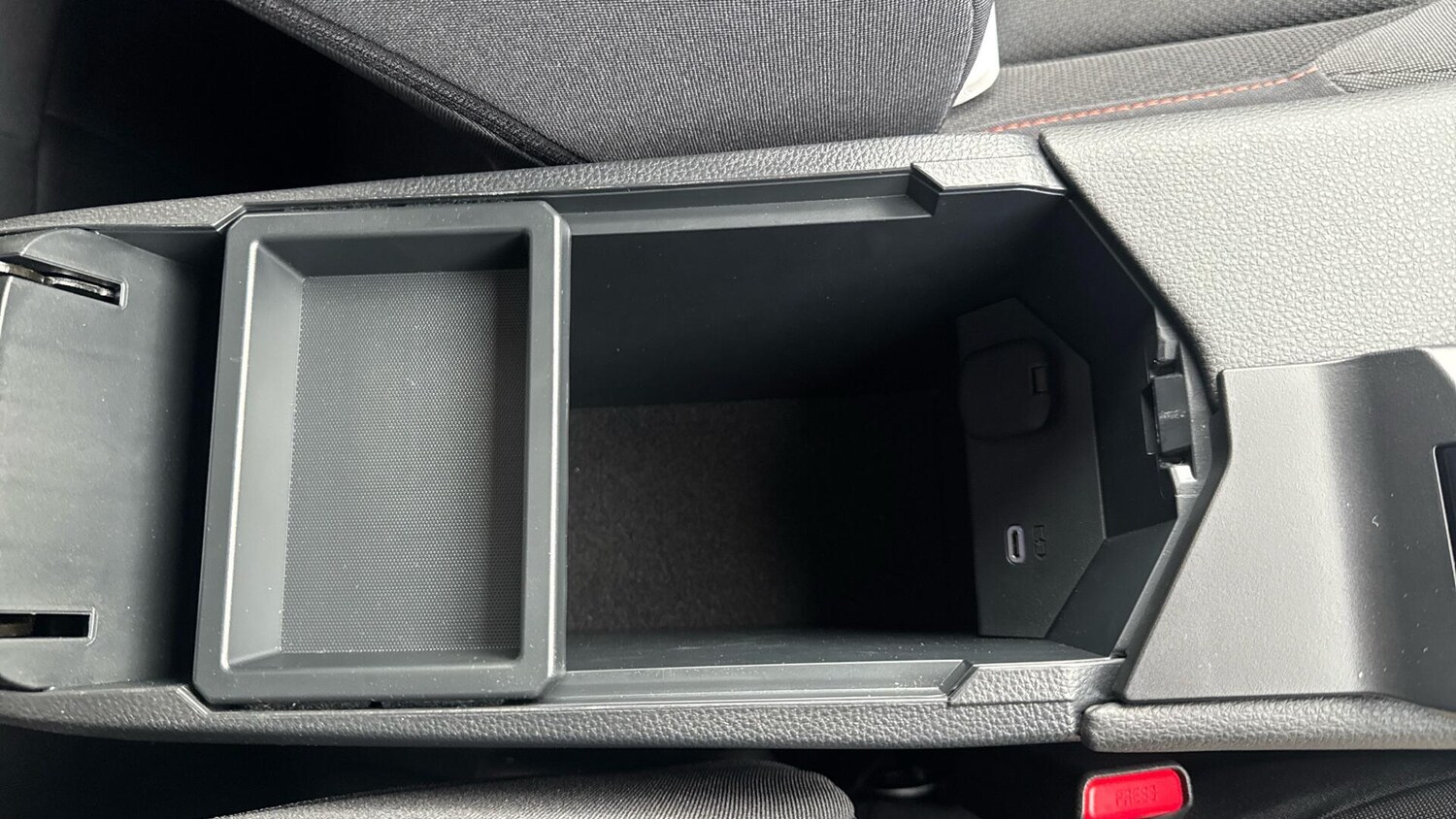 Used Toyota C-HR 2025 for sale - 77574610: Photo 32