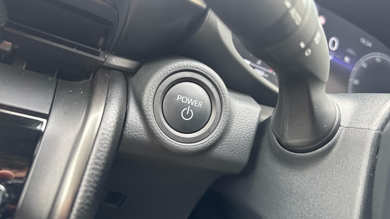 Used Toyota C-HR 2025 for sale - 77574610: Photo 34