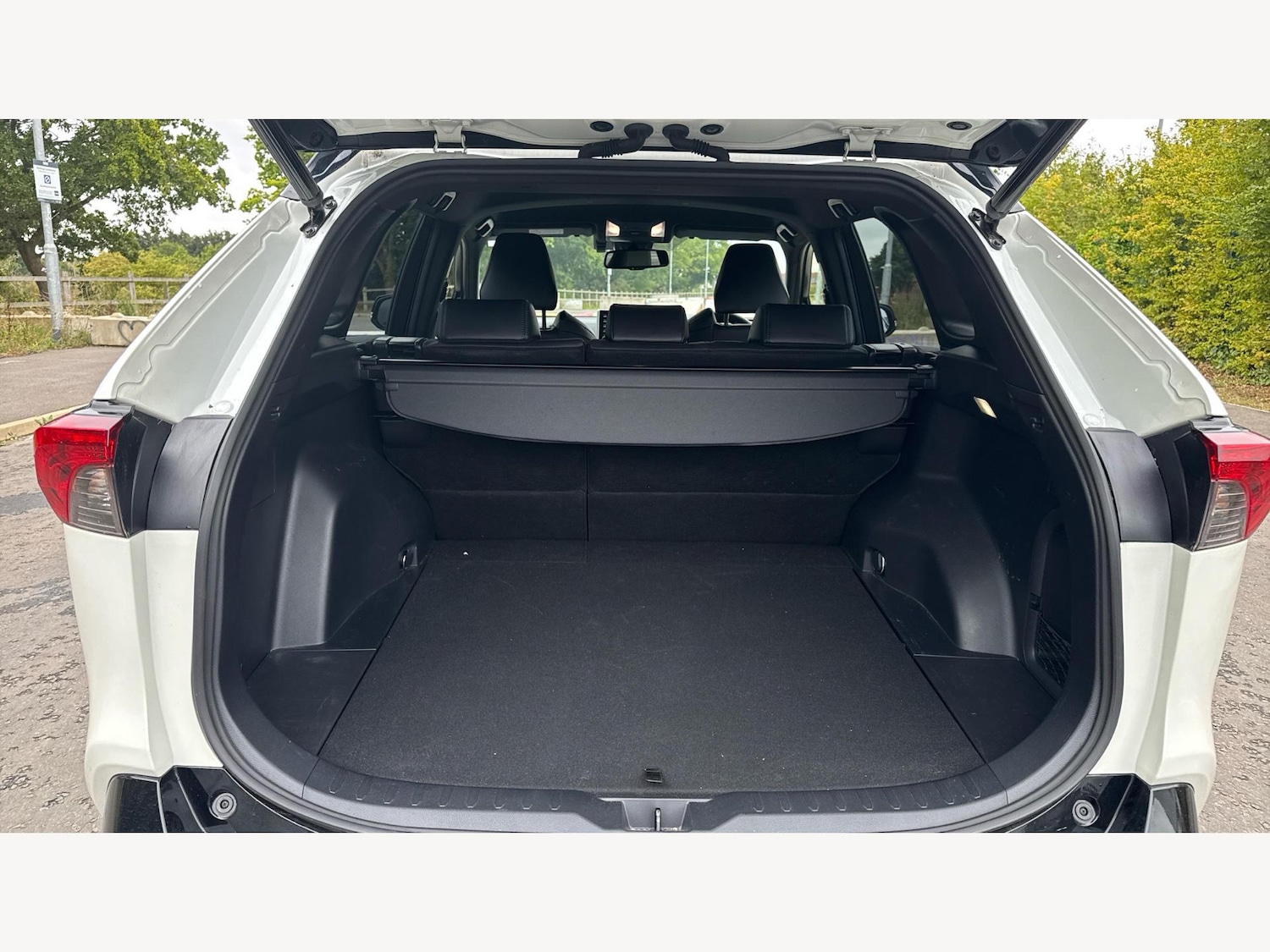 Used Toyota RAV4 2022 for sale - 76512691: Photo 16