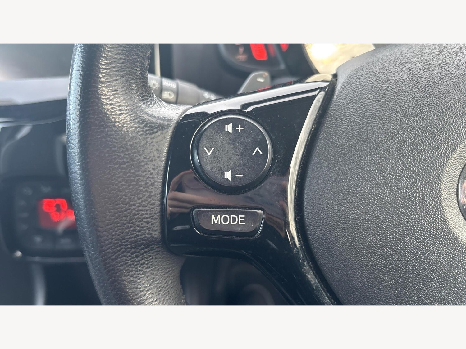 Used Toyota AYGO for sale - 77351640: Photo 25