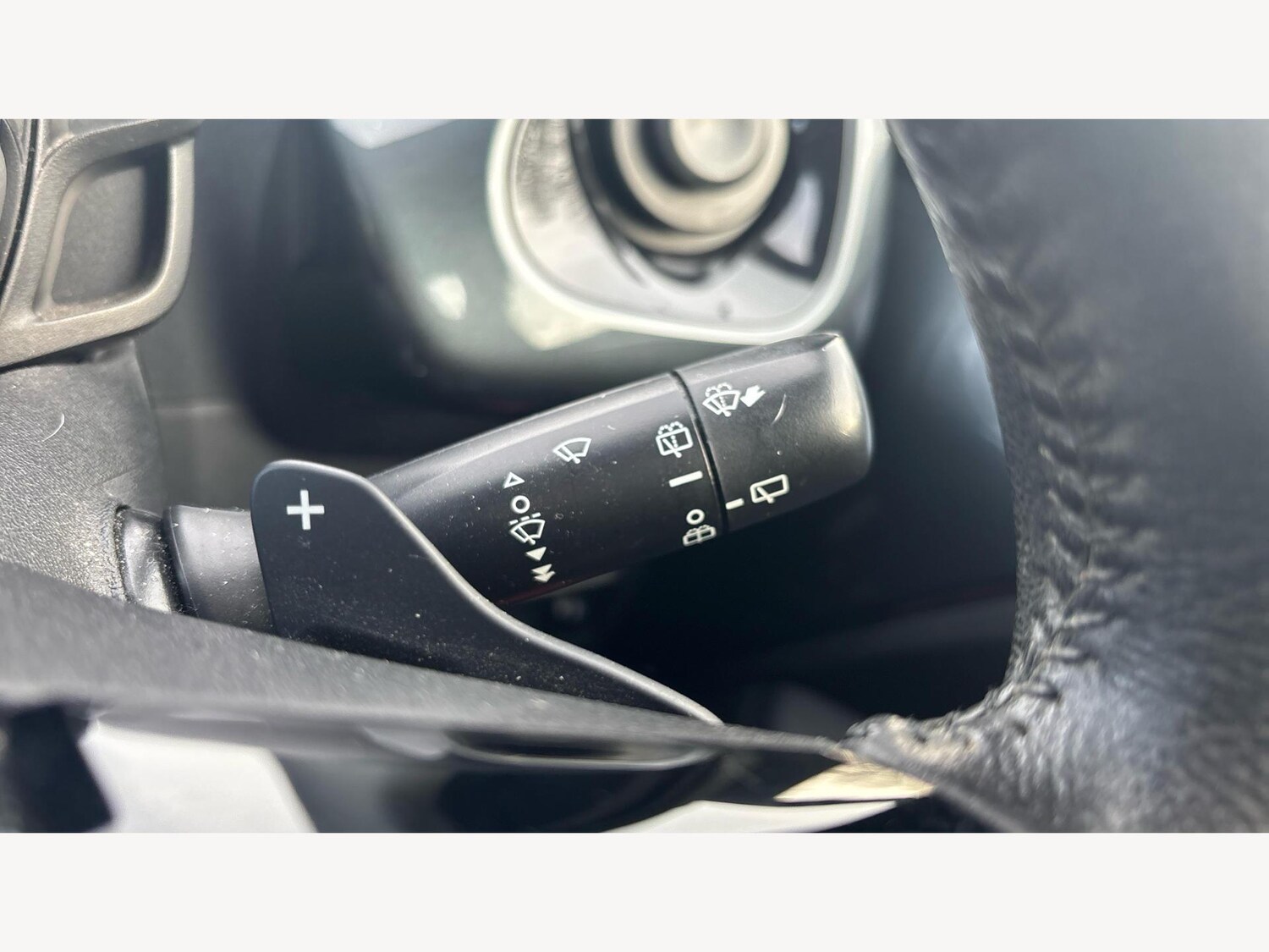 Used Toyota AYGO for sale - 77351640: Photo 28