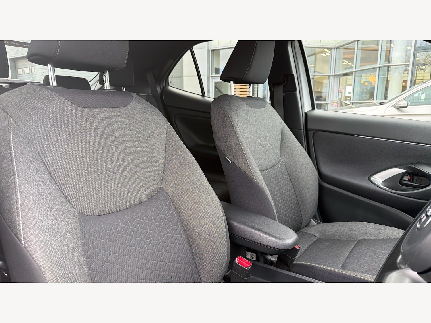 Used Toyota Yaris Cross 2023 for sale - 78047112: Photo 24