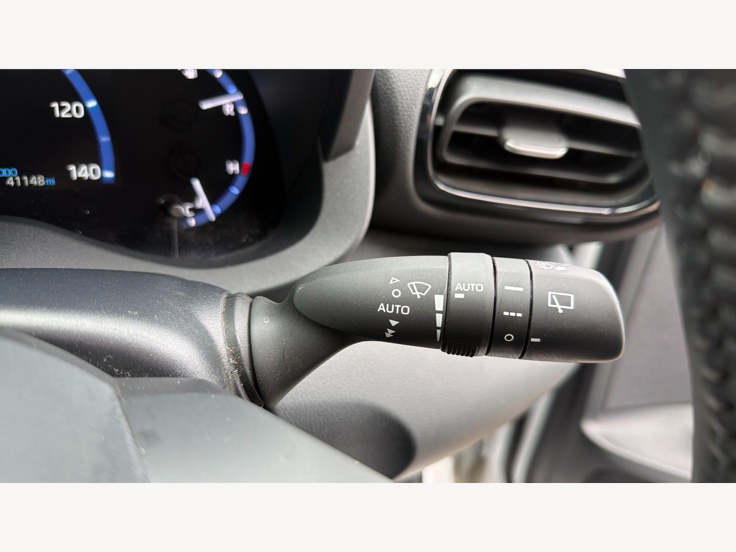 Used Toyota Yaris Cross 2023 for sale - 78047112: Photo 26