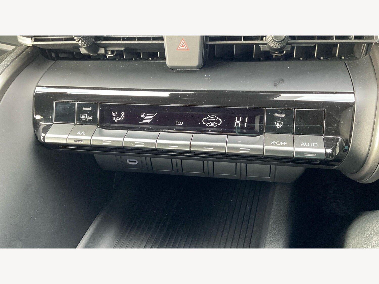 Used Toyota C-HR 2024 for sale - 77710086: Photo 27