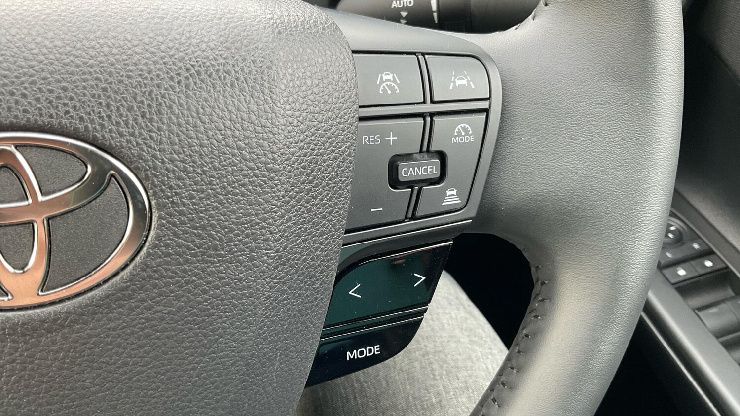 Used Toyota C-HR 2024 for sale - 77710086: Photo 32