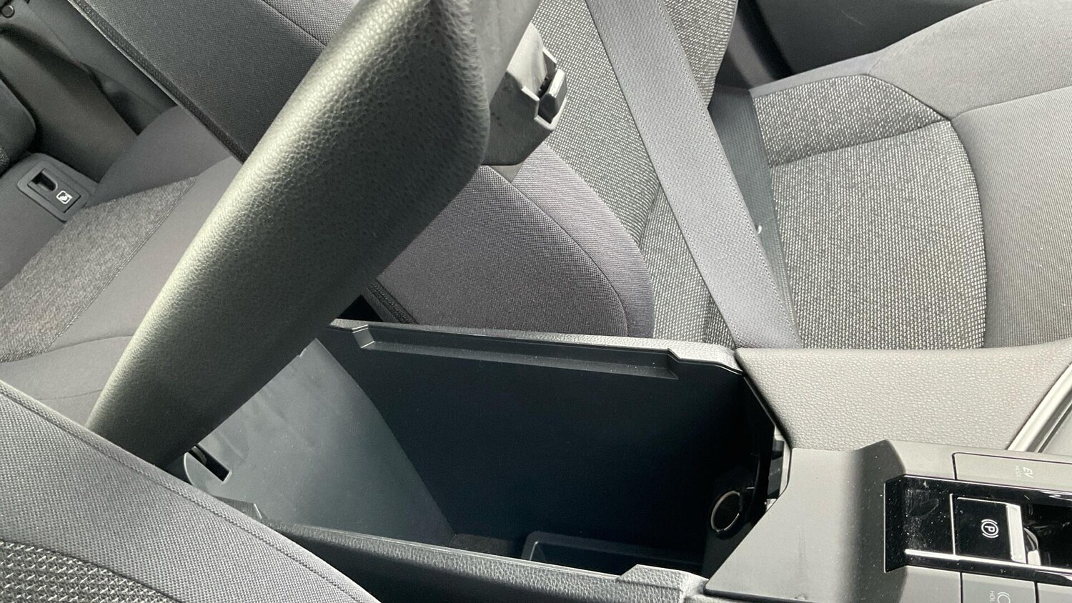 Used Toyota C-HR 2024 for sale - 77710086: Photo 36