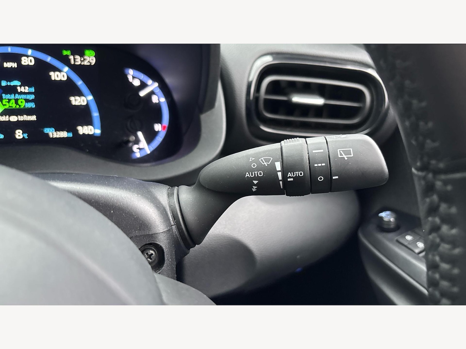 Used Toyota Yaris Cross 2024 for sale - 77454913: Photo 30