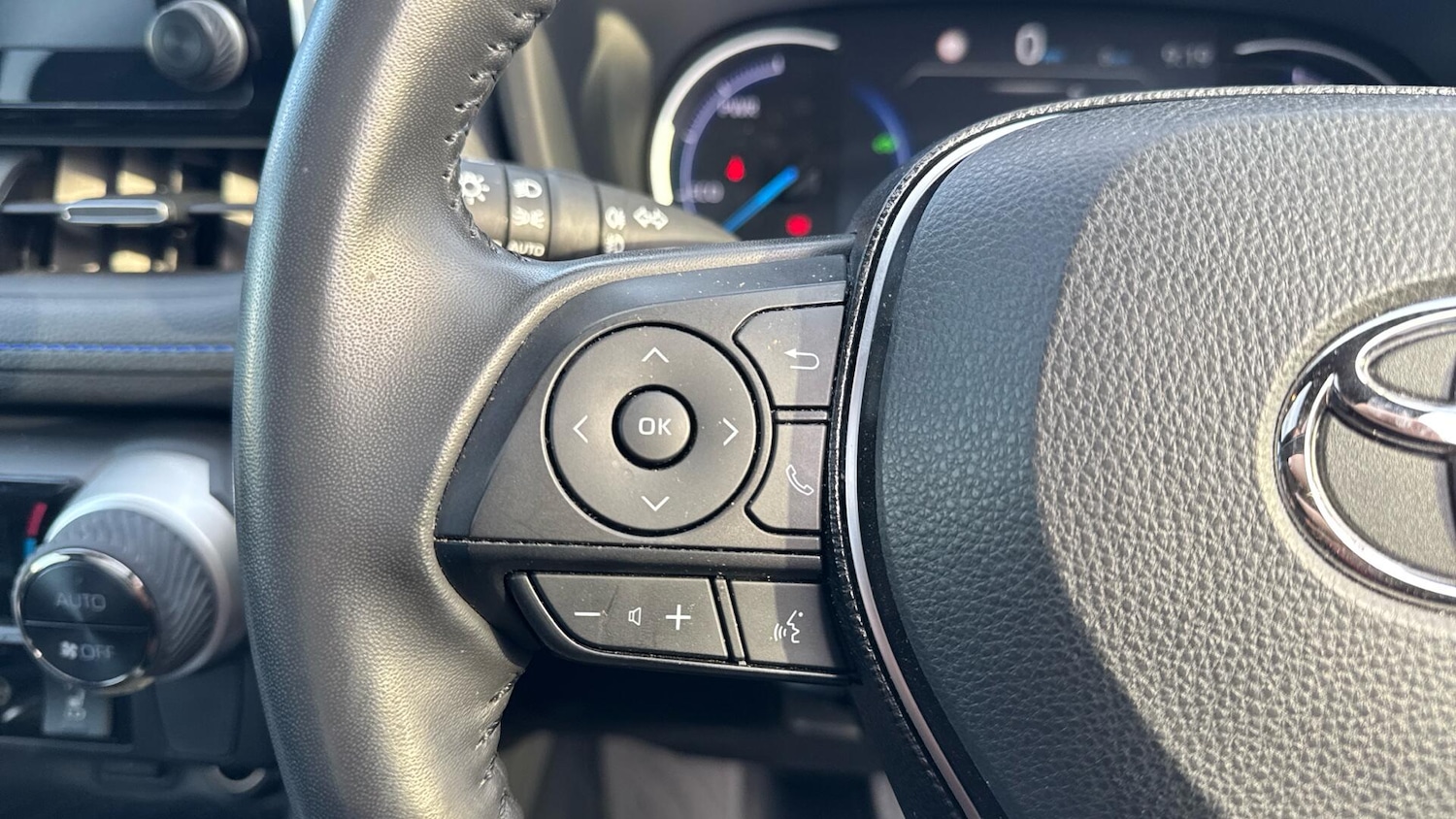 Used Toyota RAV4 2020 for sale - 76898898: Photo 40