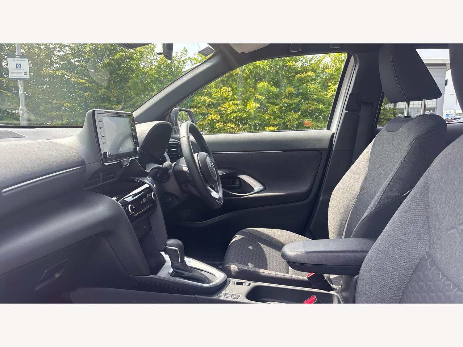 Used Toyota Yaris Cross 2022 for sale - 77524539: Photo 12