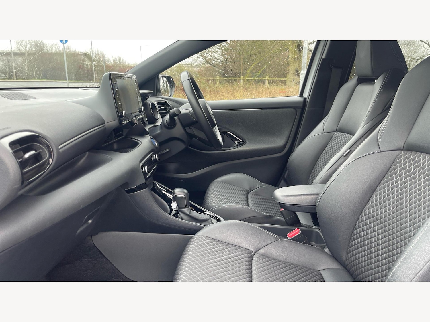 Used Toyota Yaris 2022 for sale - 77559402: Photo 12