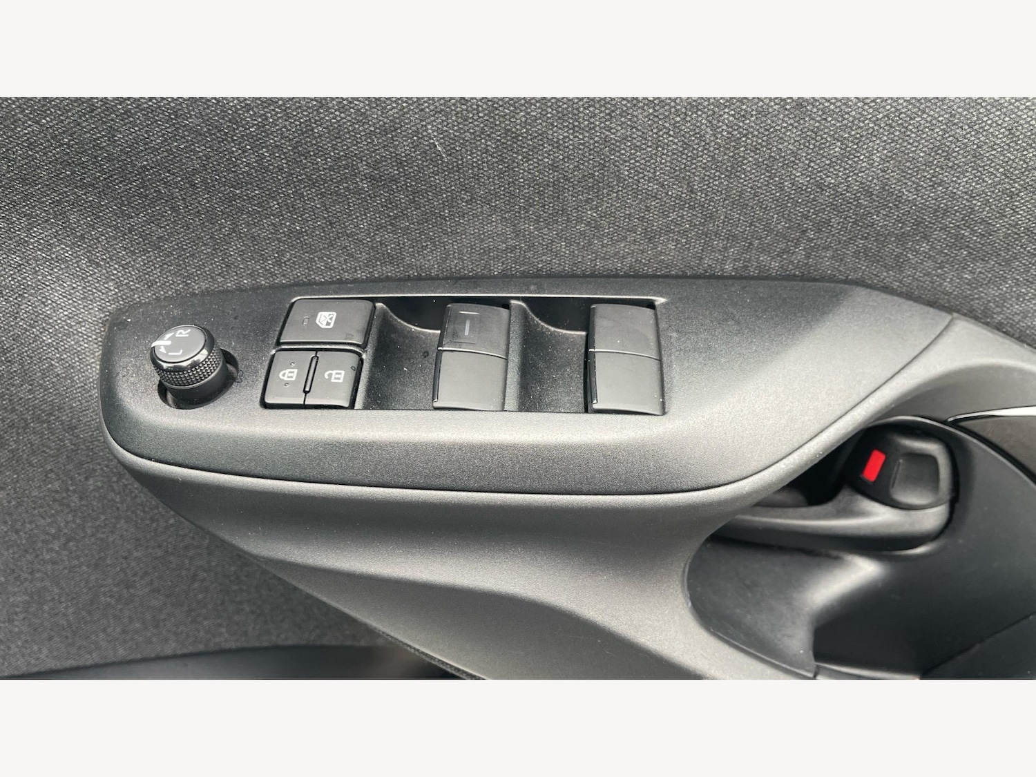 Used Toyota Yaris 2022 for sale - 77559402: Photo 30