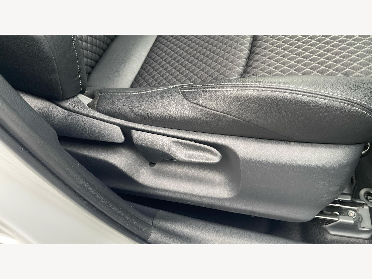 Used Toyota Yaris 2022 for sale - 77559402: Photo 31