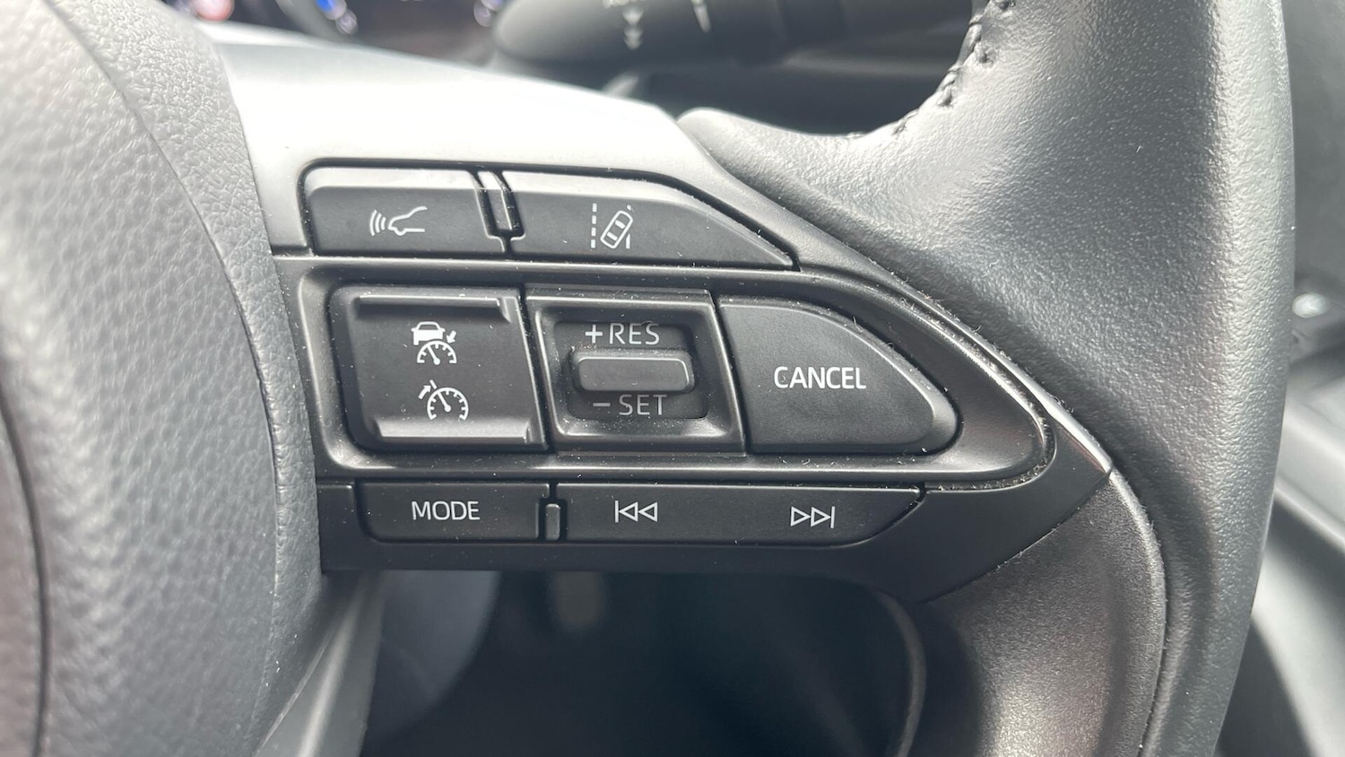 Used Toyota Yaris 2022 for sale - 77559402: Photo 36