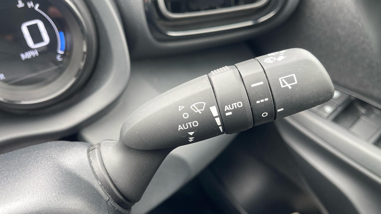 Used Toyota Yaris 2022 for sale - 77559402: Photo 38