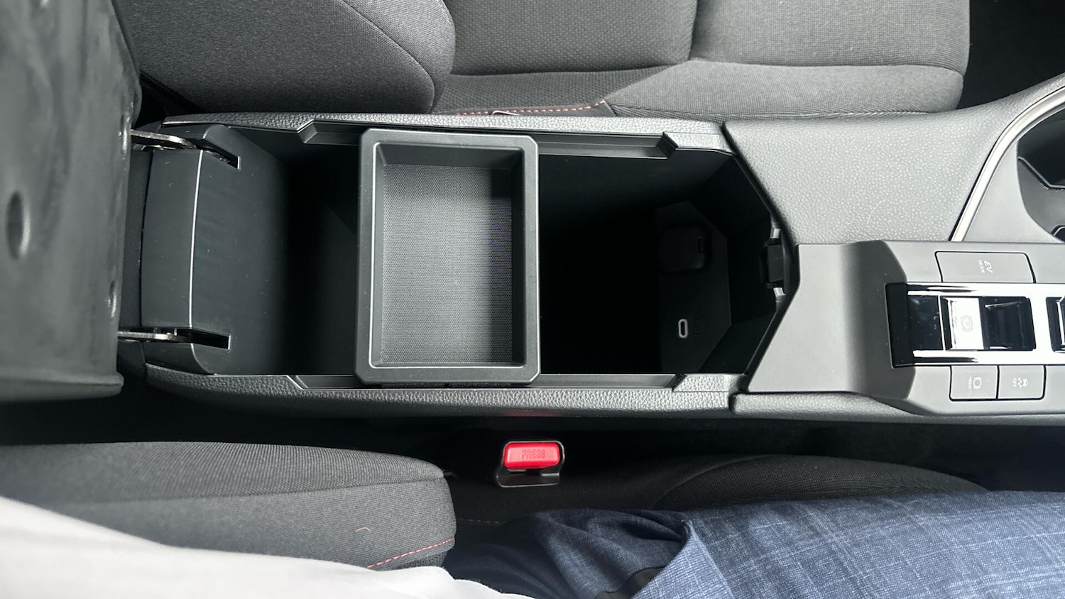 Used Toyota C-HR 2025 for sale - 76728964: Photo 39