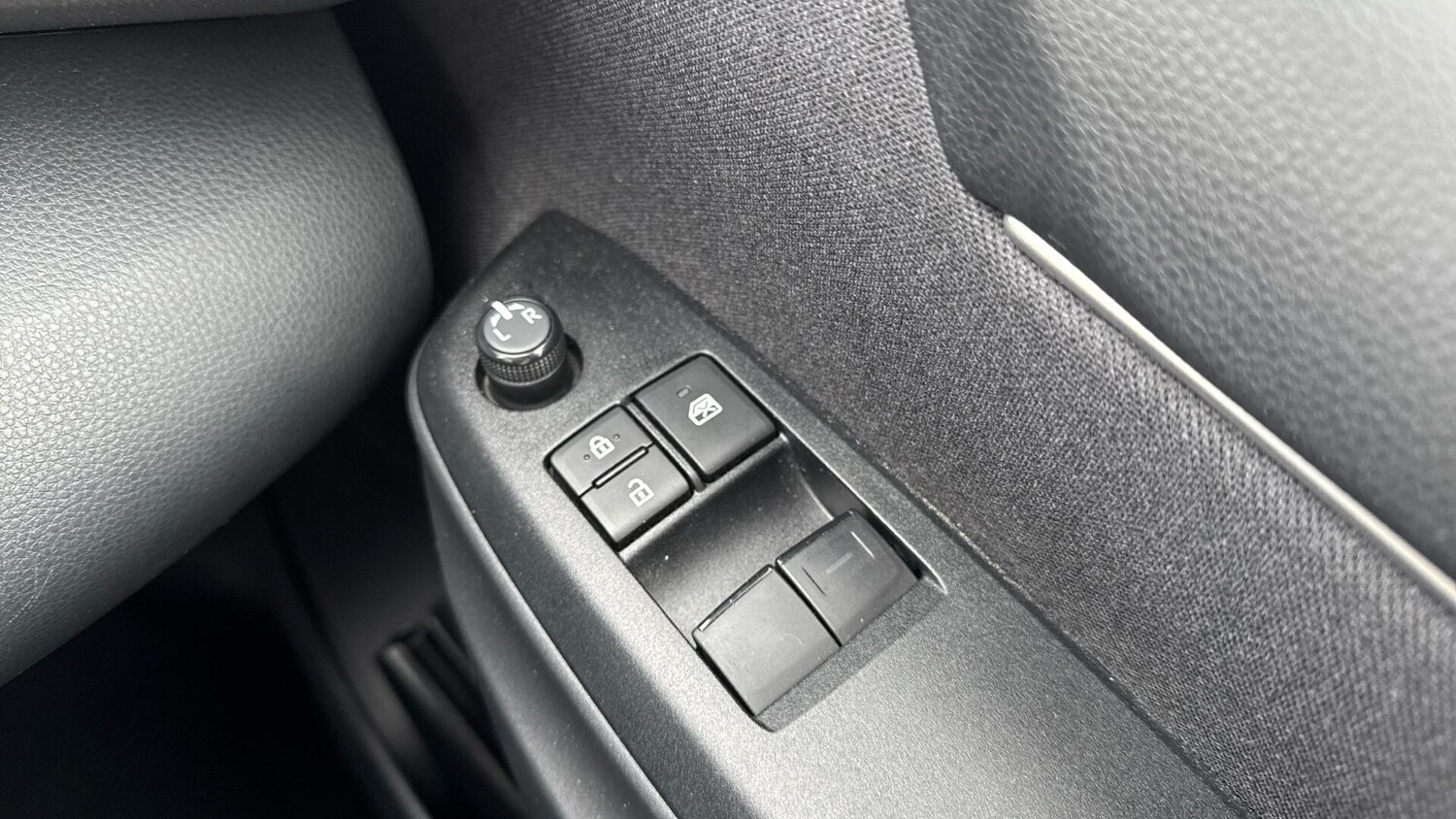 Used Toyota Yaris for sale - 77497585: Photo 39