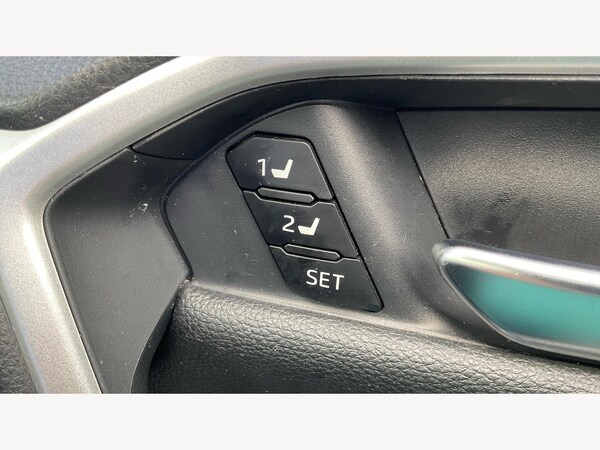 Used Toyota RAV4 2021 for sale - 76200182: Photo 27