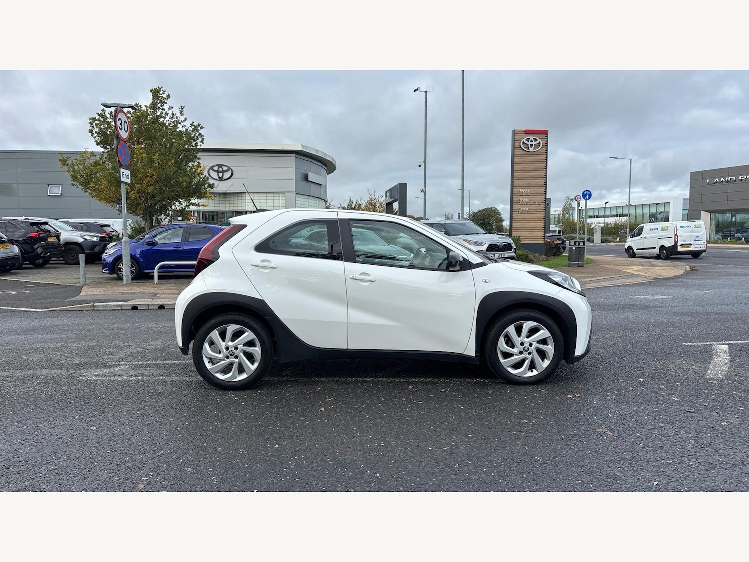 Used Toyota Aygo X 2023 for sale - 76380892: Photo 18