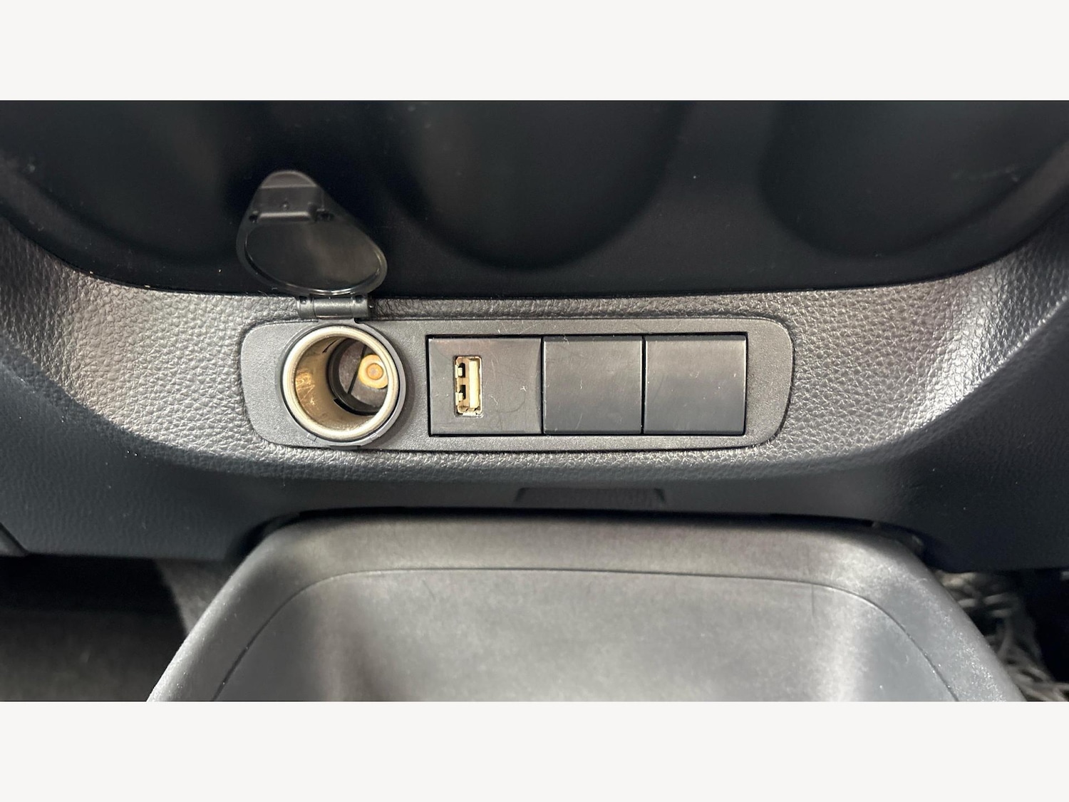 Used Toyota Aygo X 2023 for sale - 76380892: Photo 34