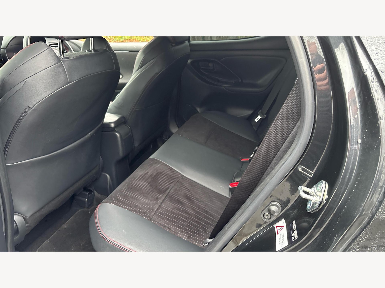 Used Toyota Yaris 2024 for sale - 77440369: Photo 15