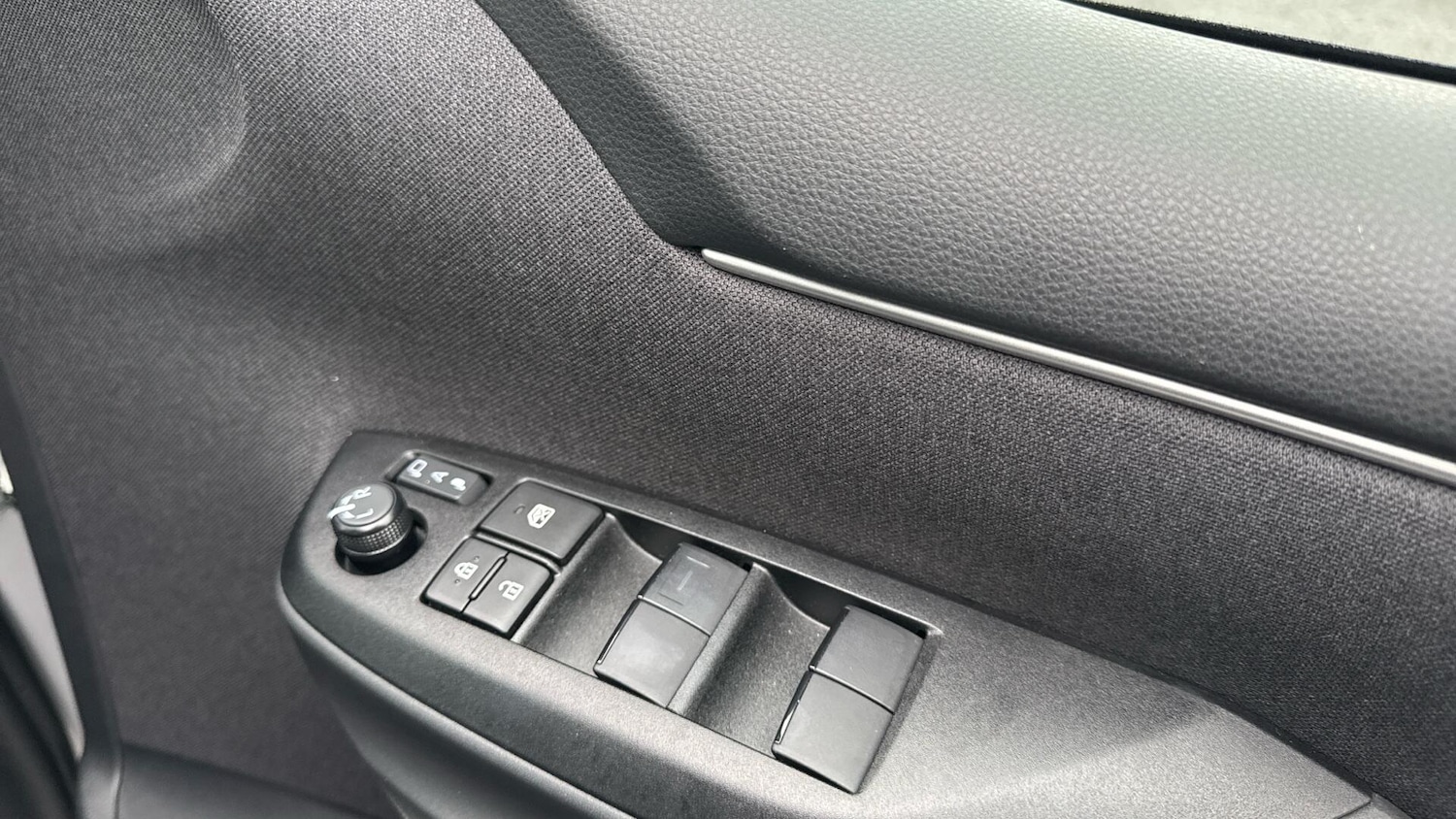 Used Toyota Yaris 2025 for sale - 76964505: Photo 35