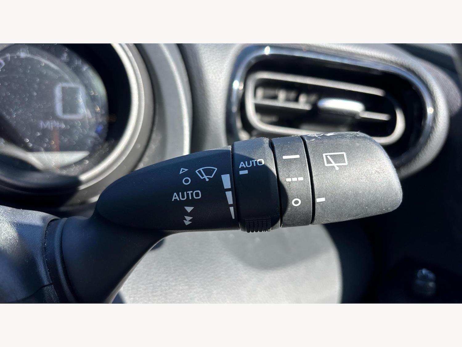 Used Toyota Yaris 2023 for sale - 77440288: Photo 28