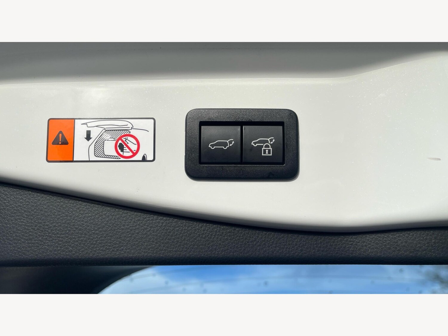 Used Toyota C-HR for sale - 77456431: Photo 30