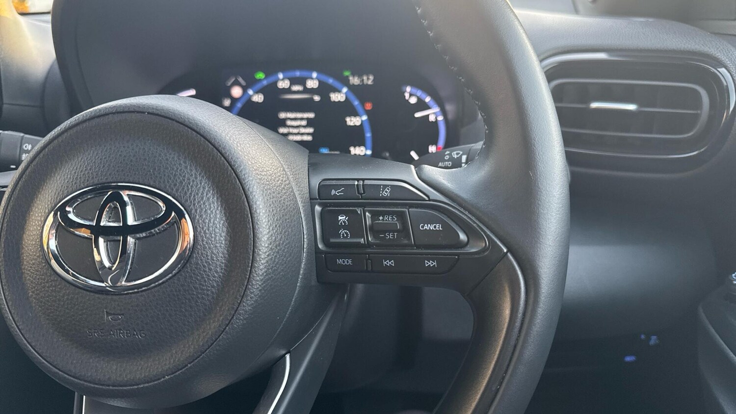 Used Toyota Yaris Cross 2023 for sale - 77456139: Photo 37