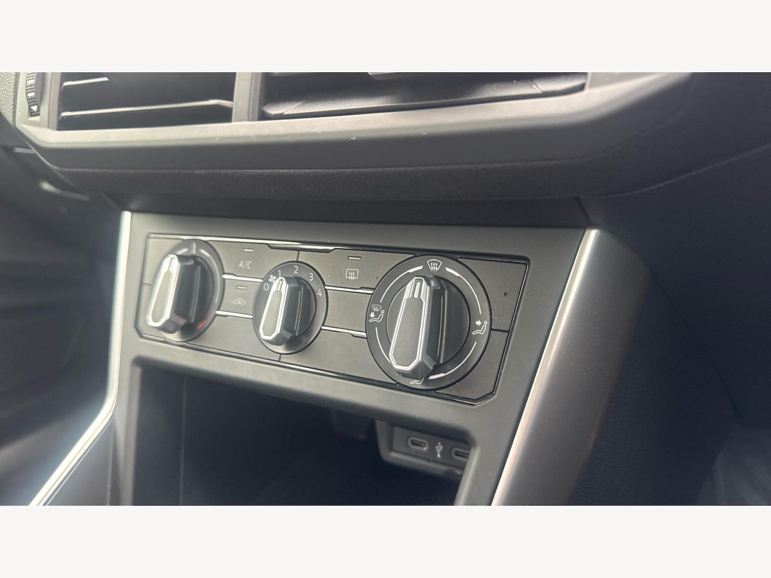 Used Volkswagen Polo 2024 for sale - 76432914: Photo 29