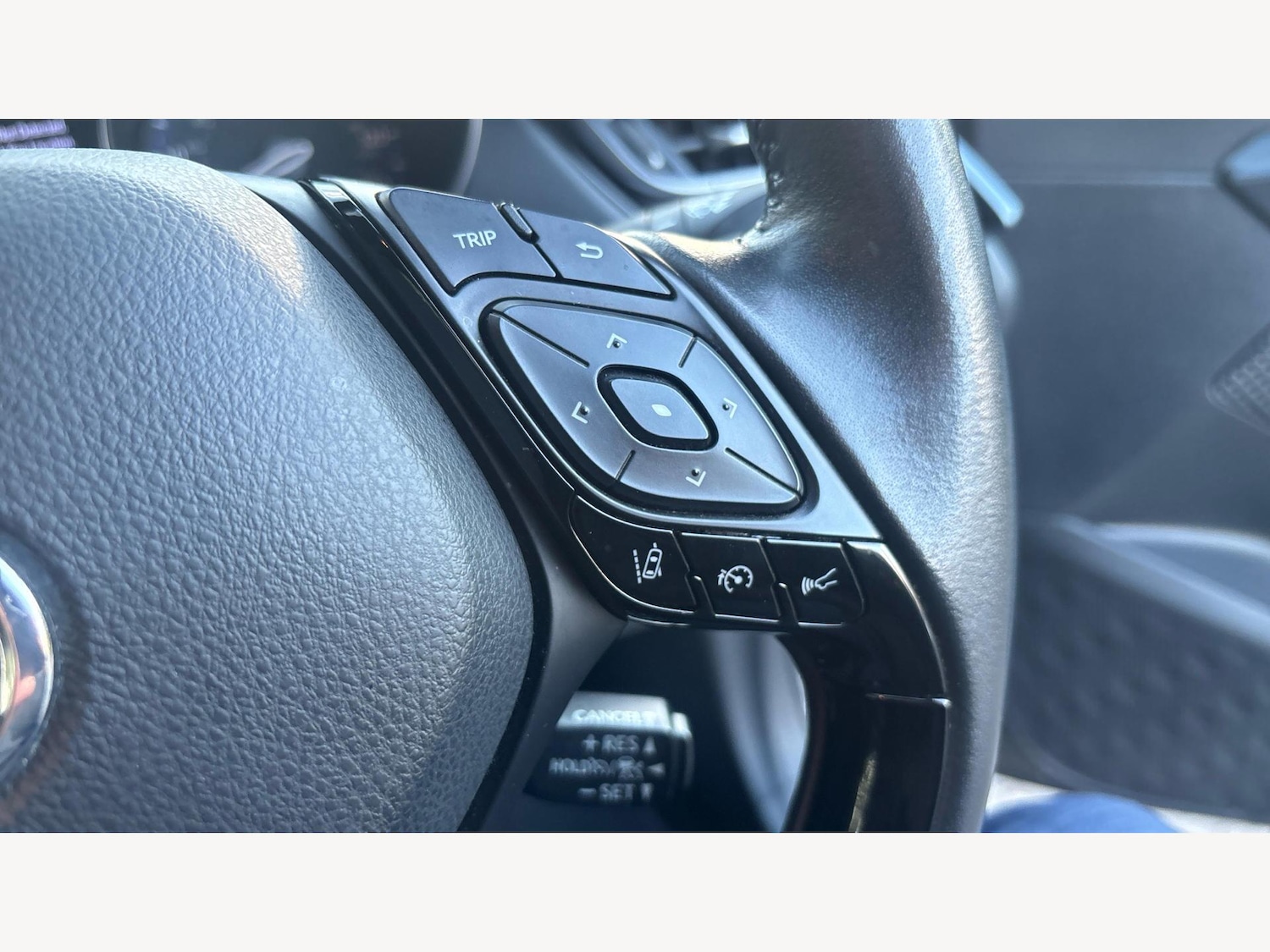 Used Toyota C-HR 2020 for sale - 76690036: Photo 31