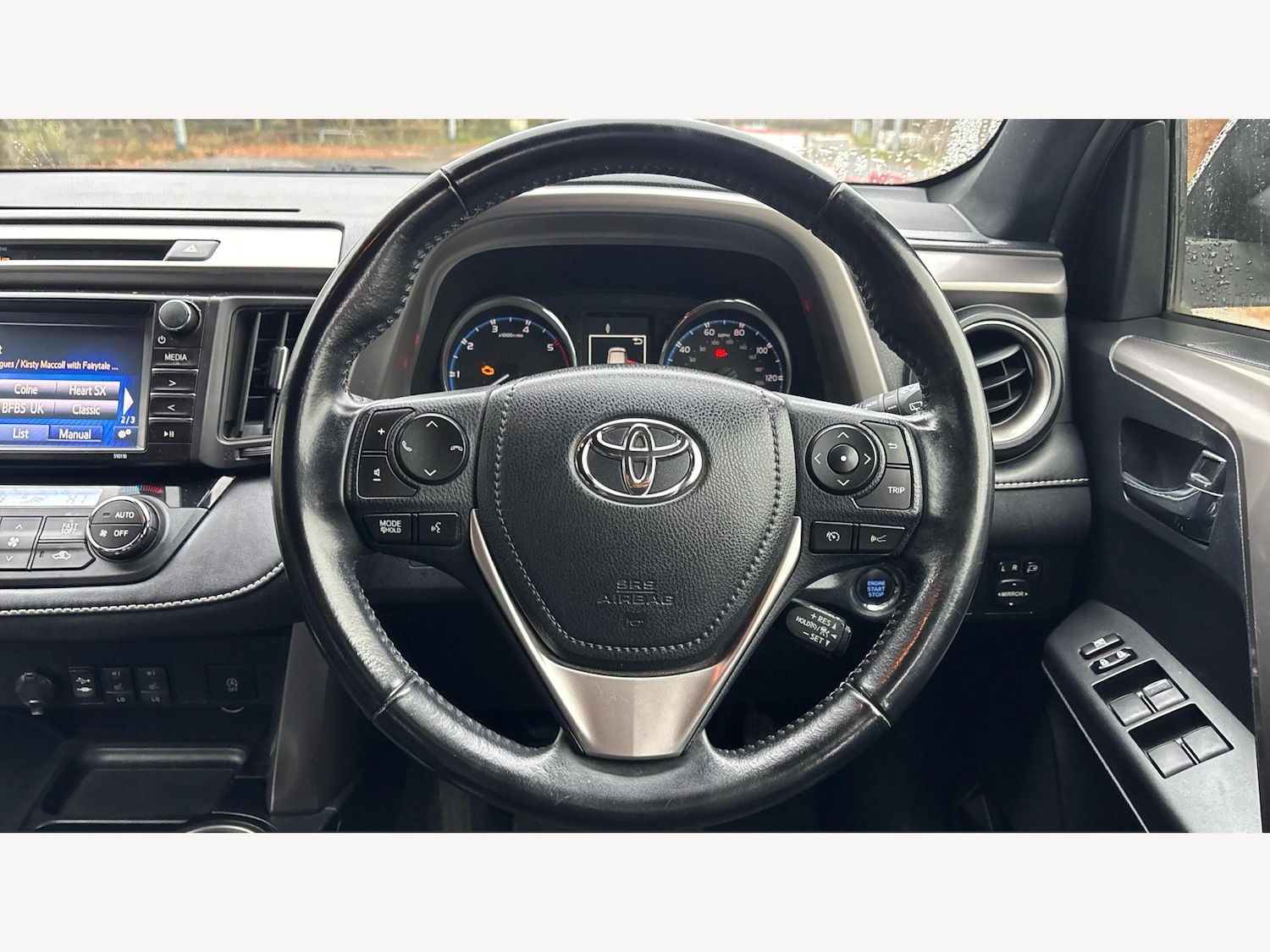 Used Toyota RAV4 2017 for sale - 76592066: Photo 10