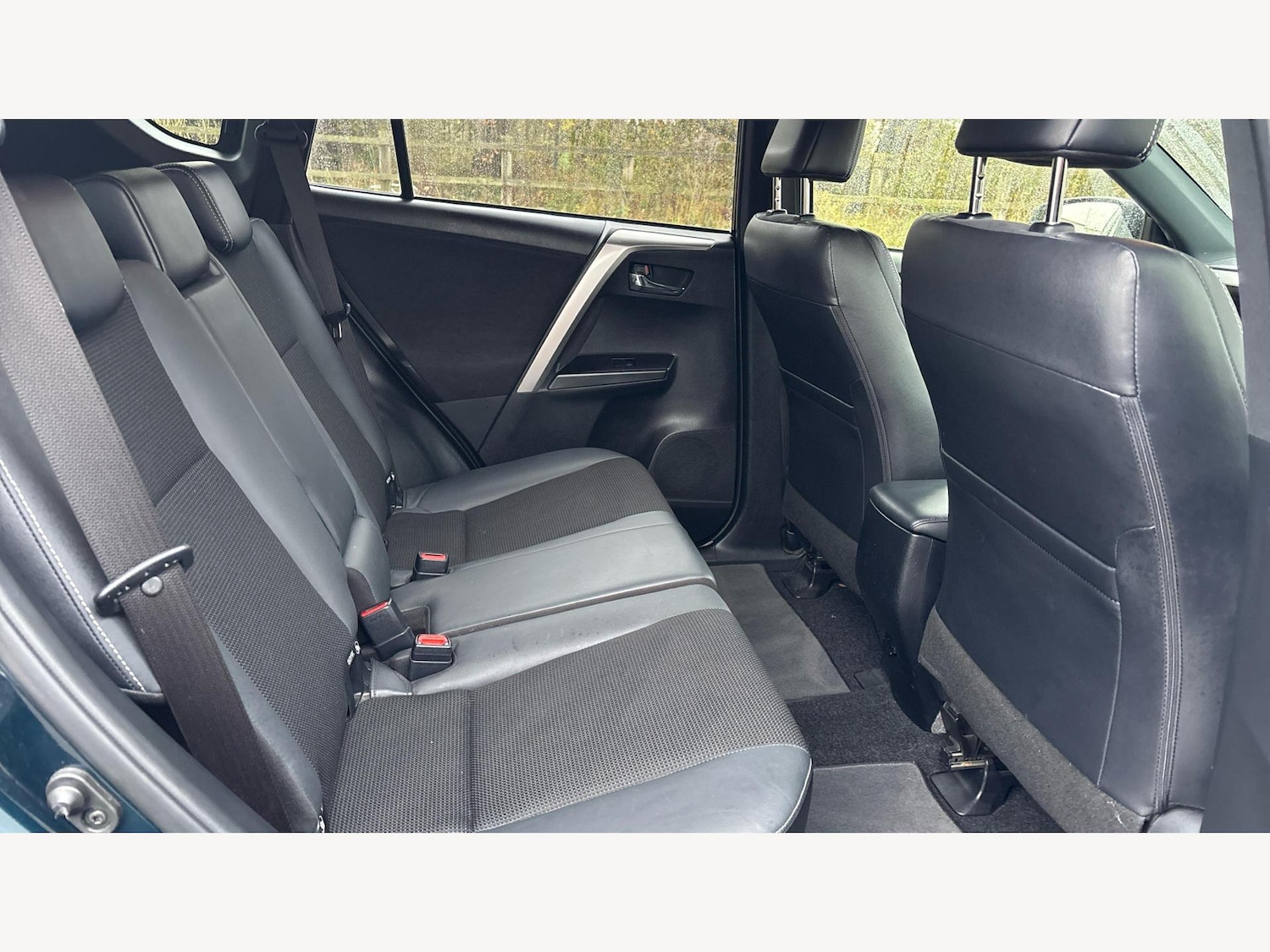 Used Toyota RAV4 2017 for sale - 76592066: Photo 14