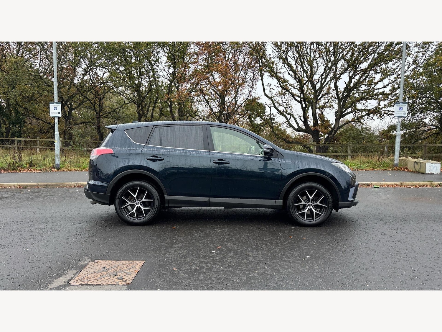 Used Toyota RAV4 2017 for sale - 76592066: Photo 18