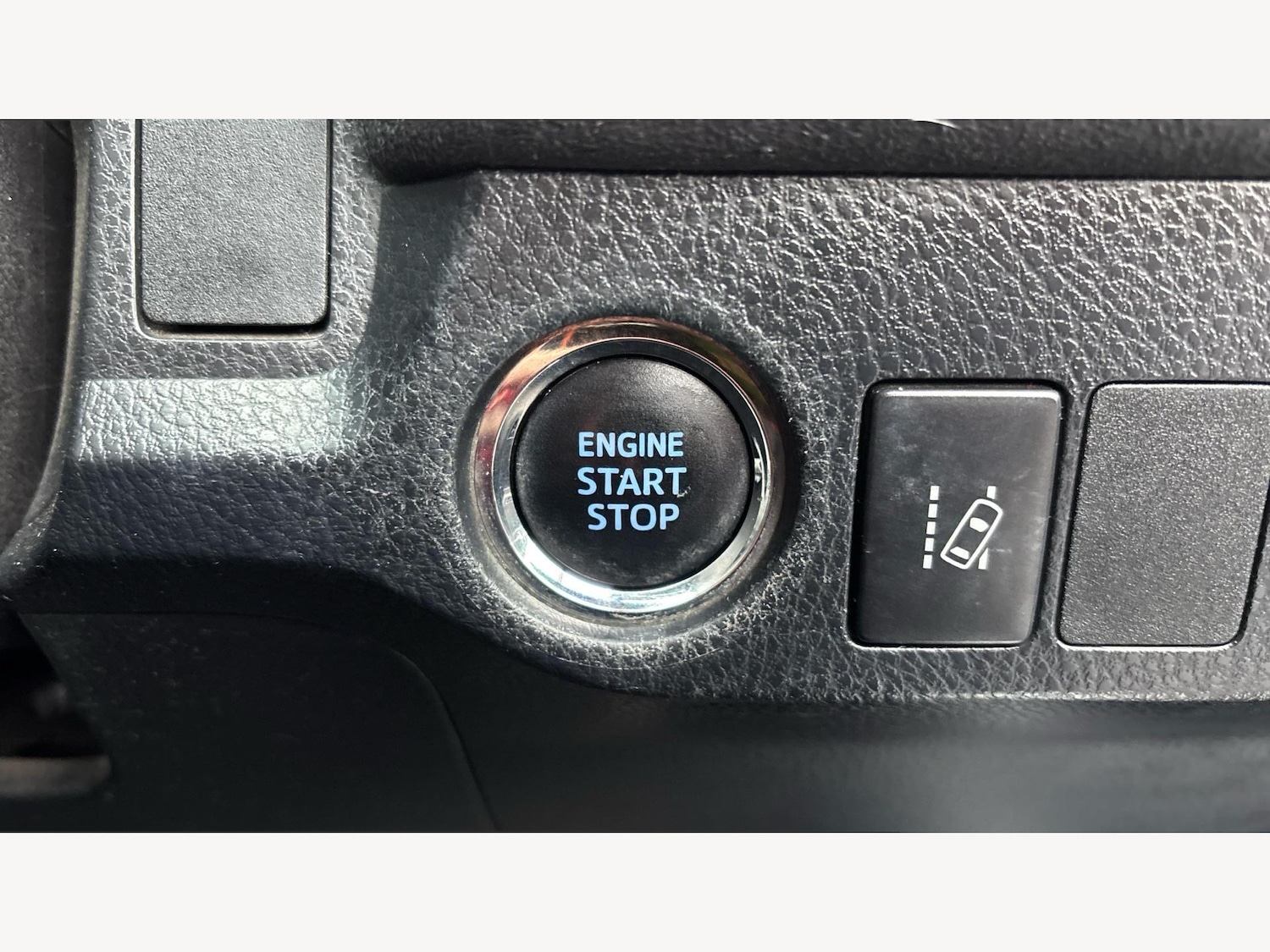 Used Toyota RAV4 2017 for sale - 76592066: Photo 26