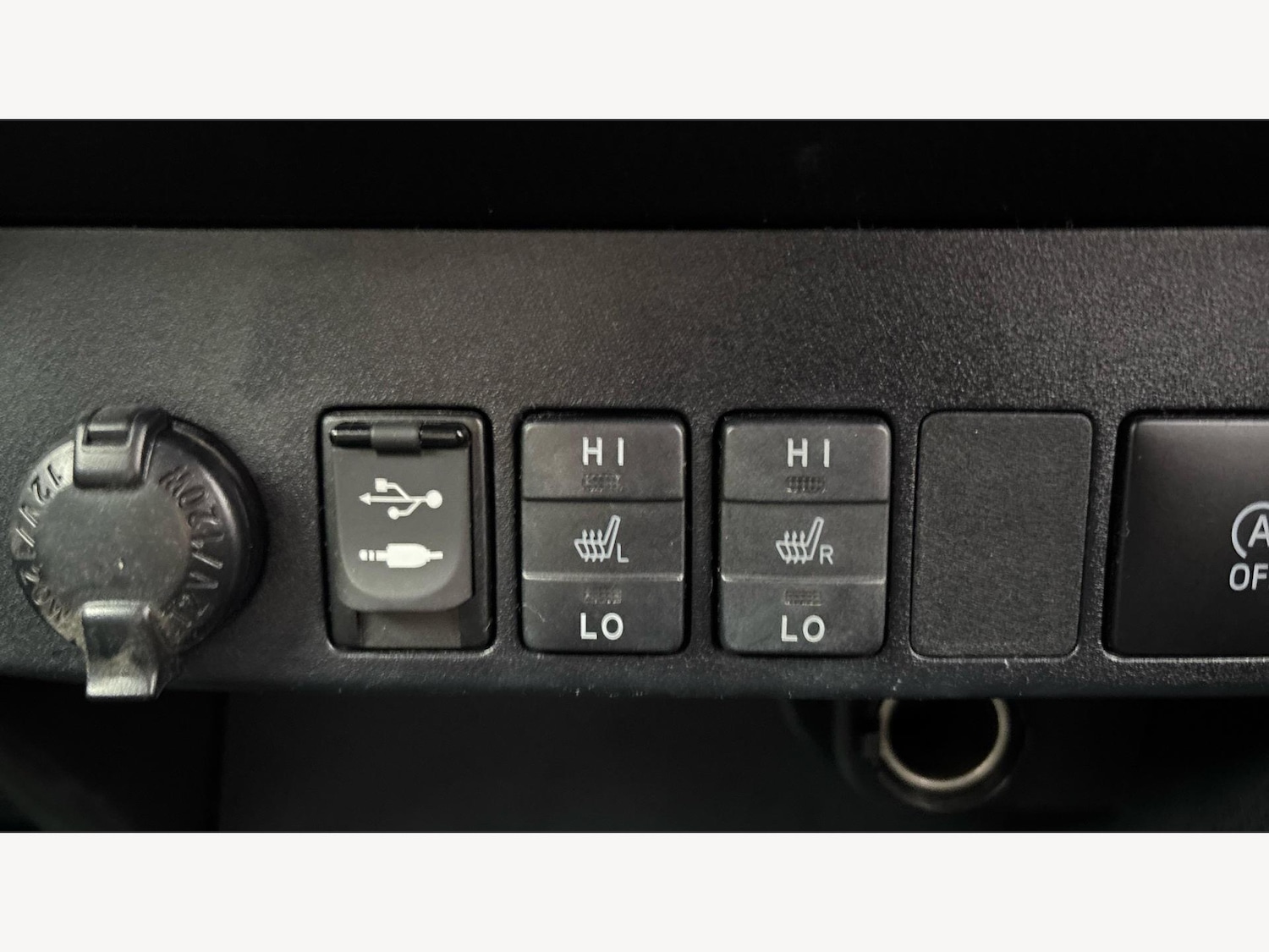 Used Toyota RAV4 2017 for sale - 76592066: Photo 30