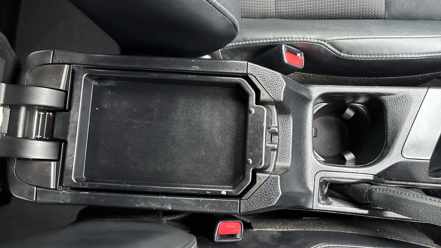 Used Toyota RAV4 2017 for sale - 76592066: Photo 34