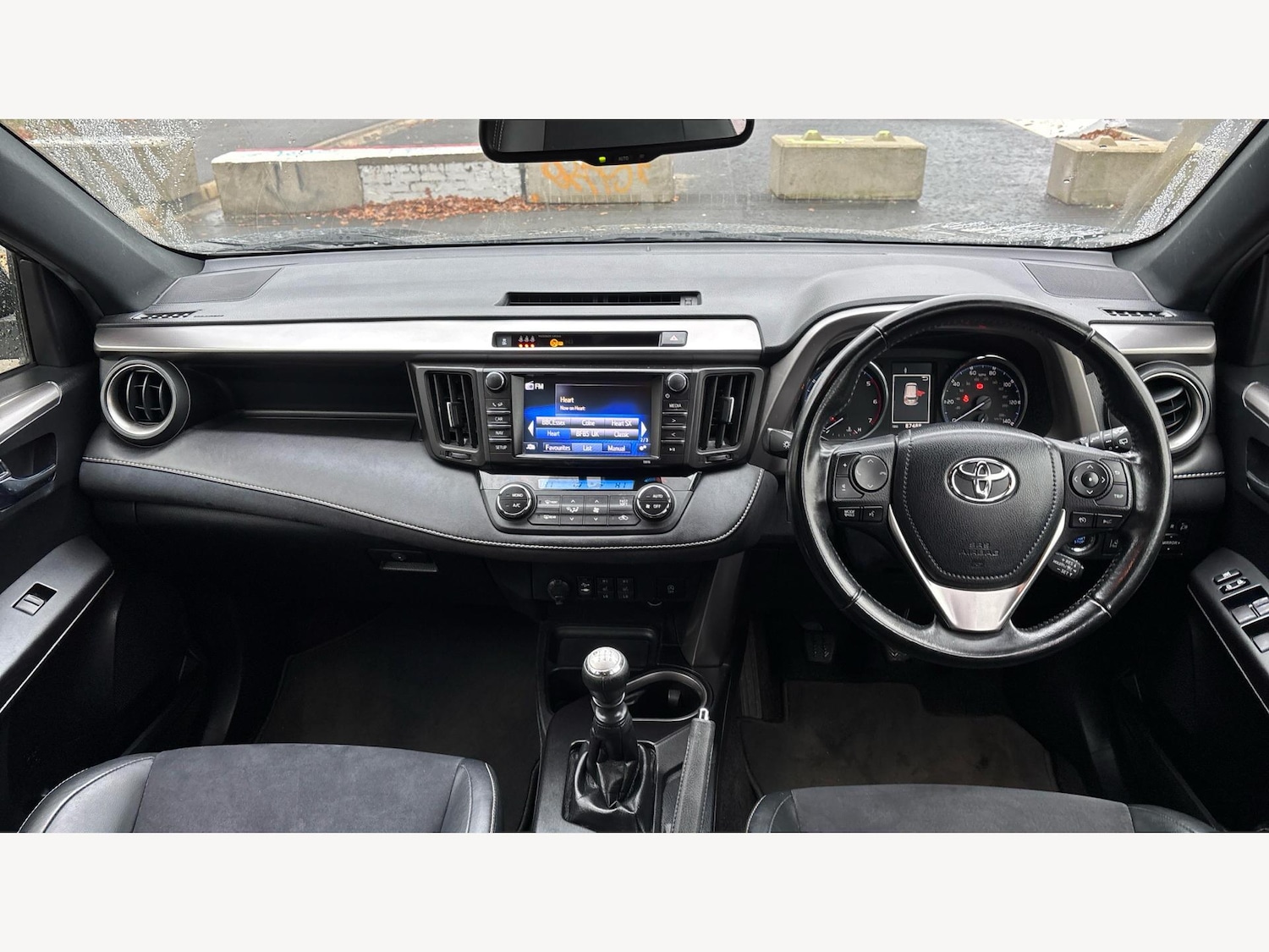 Used Toyota RAV4 2017 for sale - 76592066: Photo 7