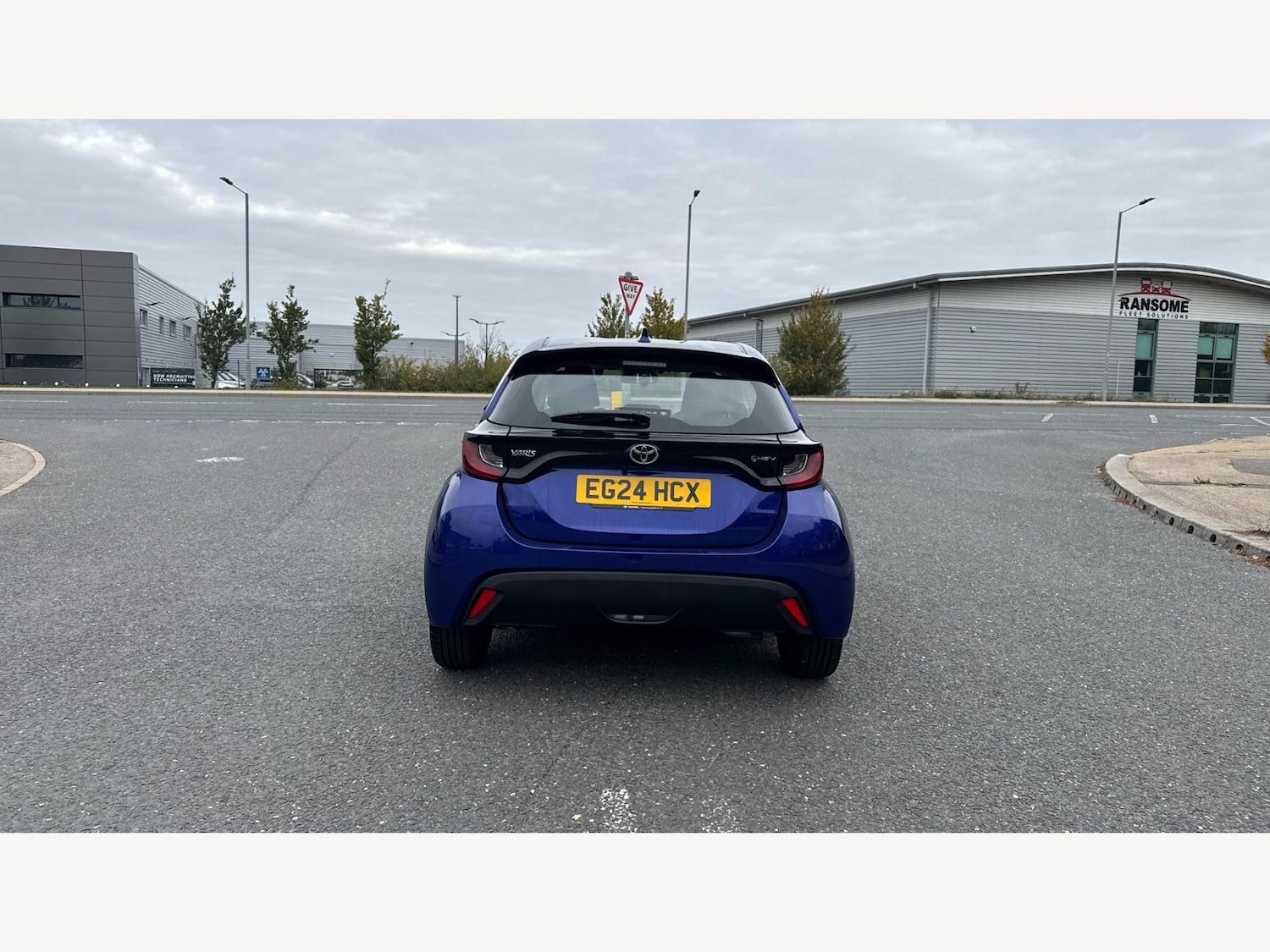 Used Toyota Yaris 2024 for sale - 76318071: Photo 21