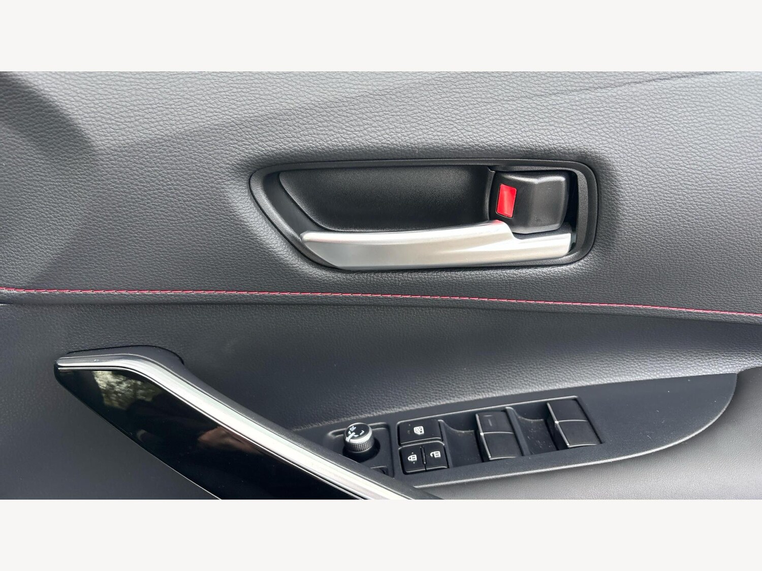 Used Toyota Corolla 2023 for sale - 76613060: Photo 30