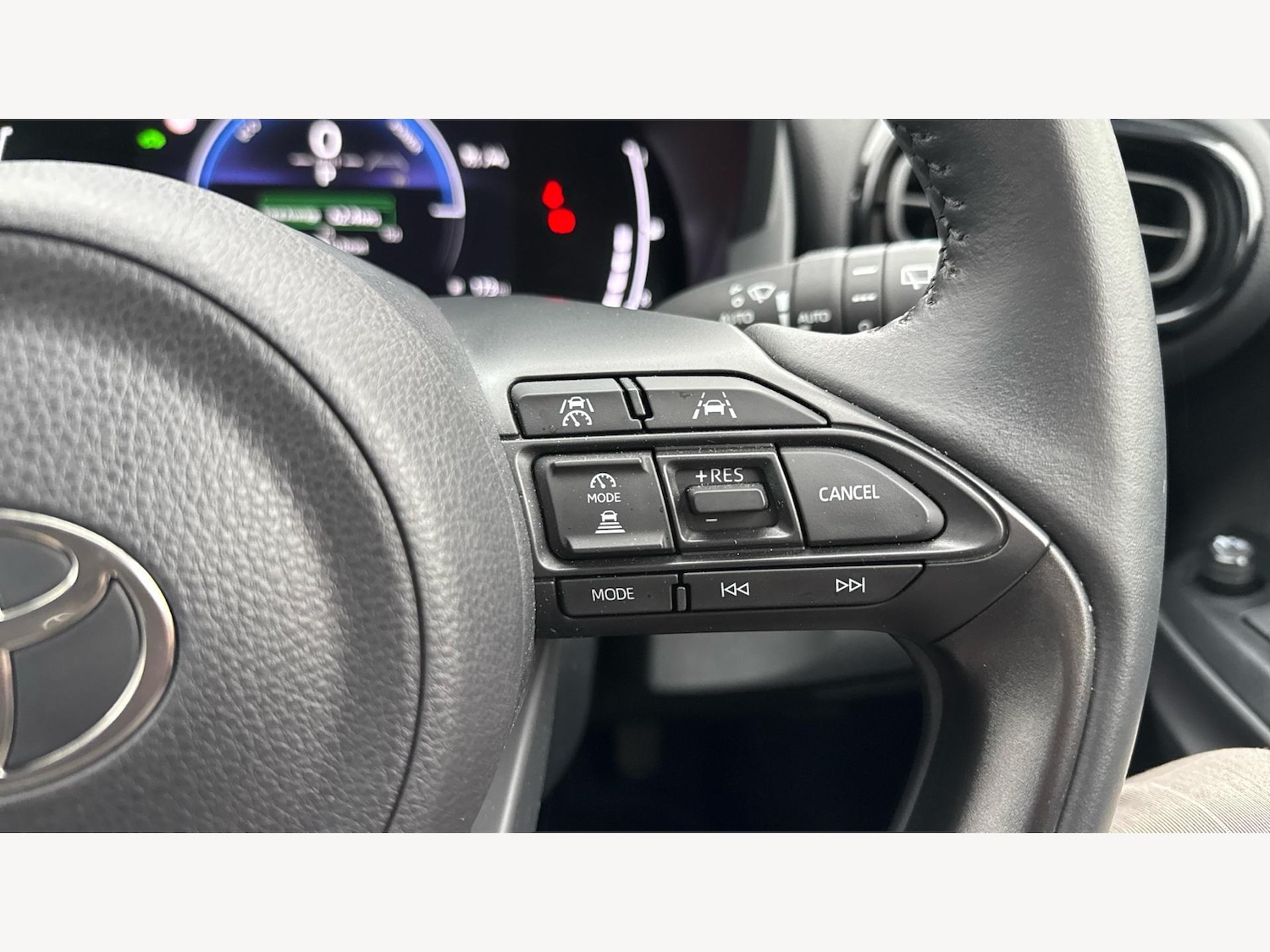 Used Toyota Yaris Cross 2024 for sale - 77993552: Photo 26