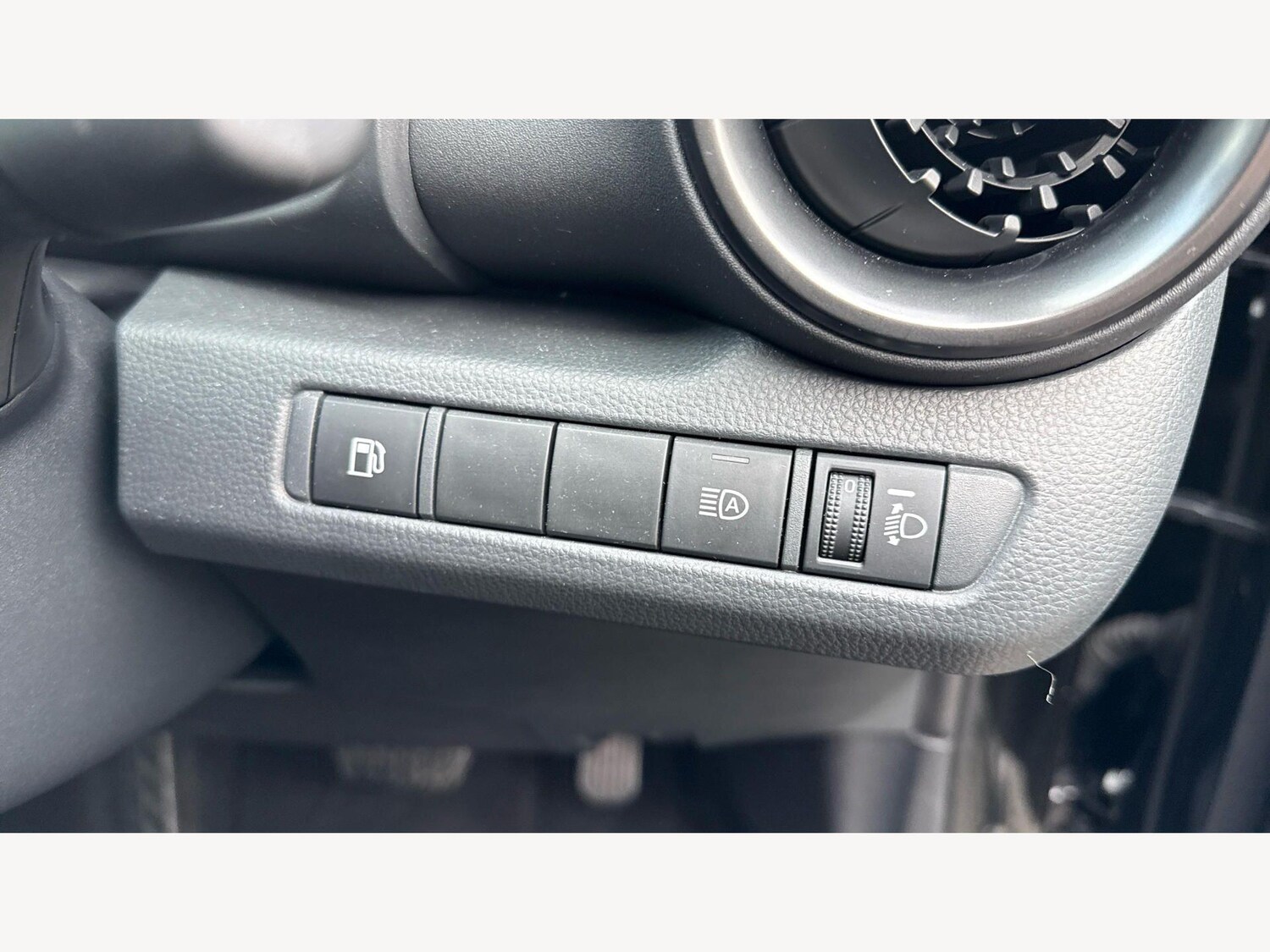 Used Toyota C-HR for sale - 77752884: Photo 23