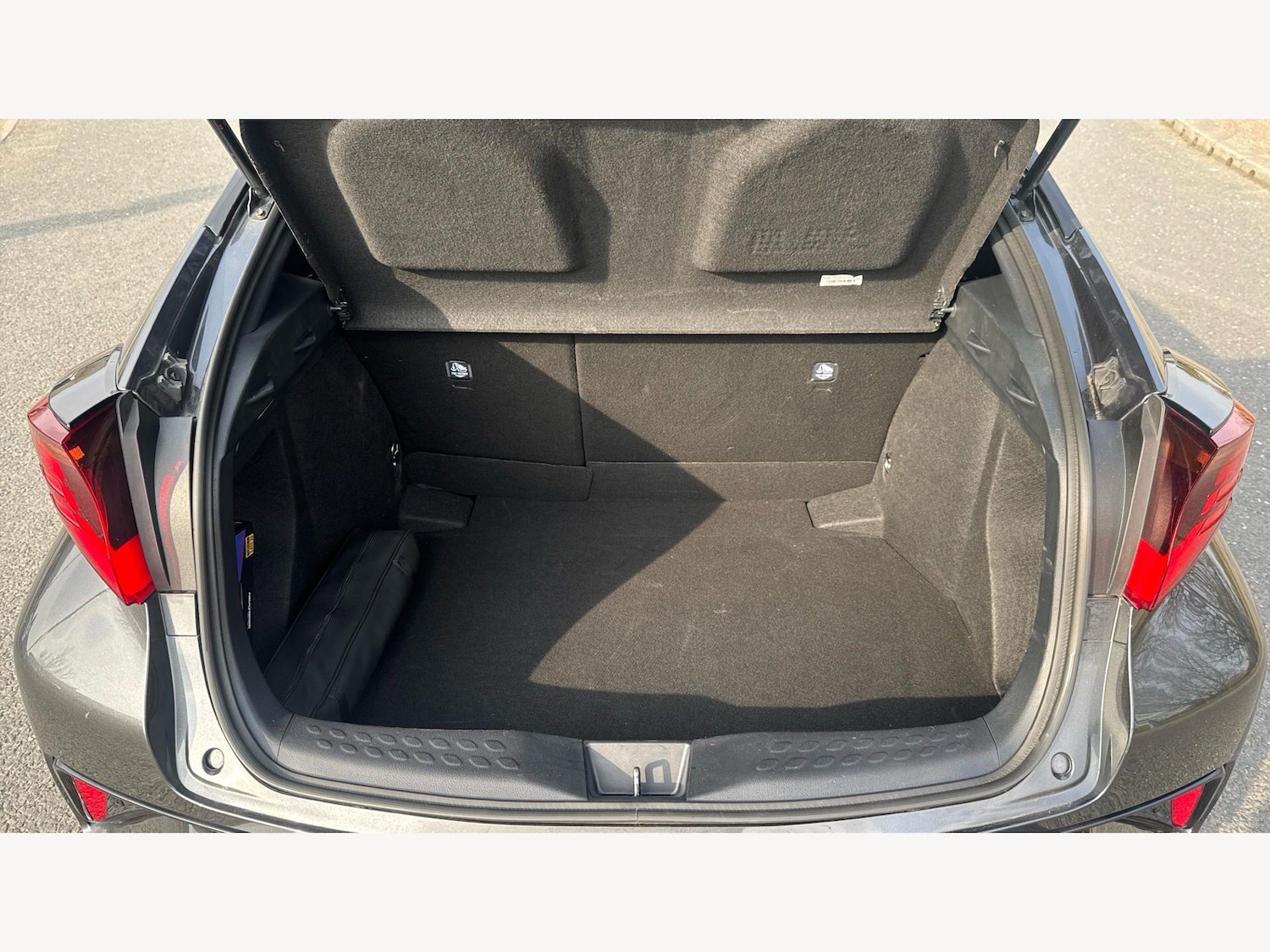 Used Toyota C-HR 2022 for sale - 78127283: Photo 16