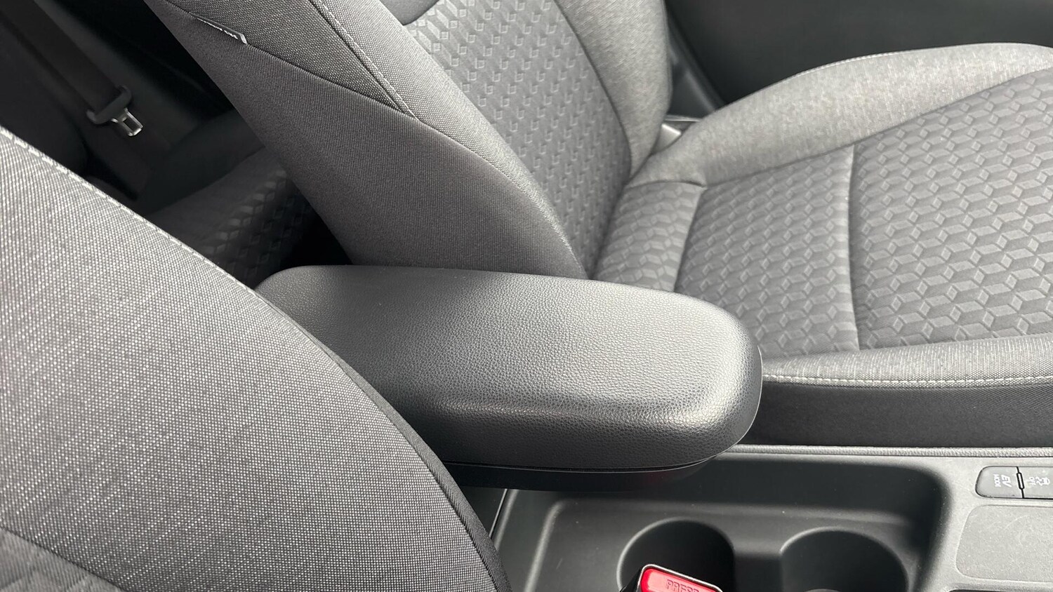 Used Toyota Yaris 2023 for sale - 76527904: Photo 38