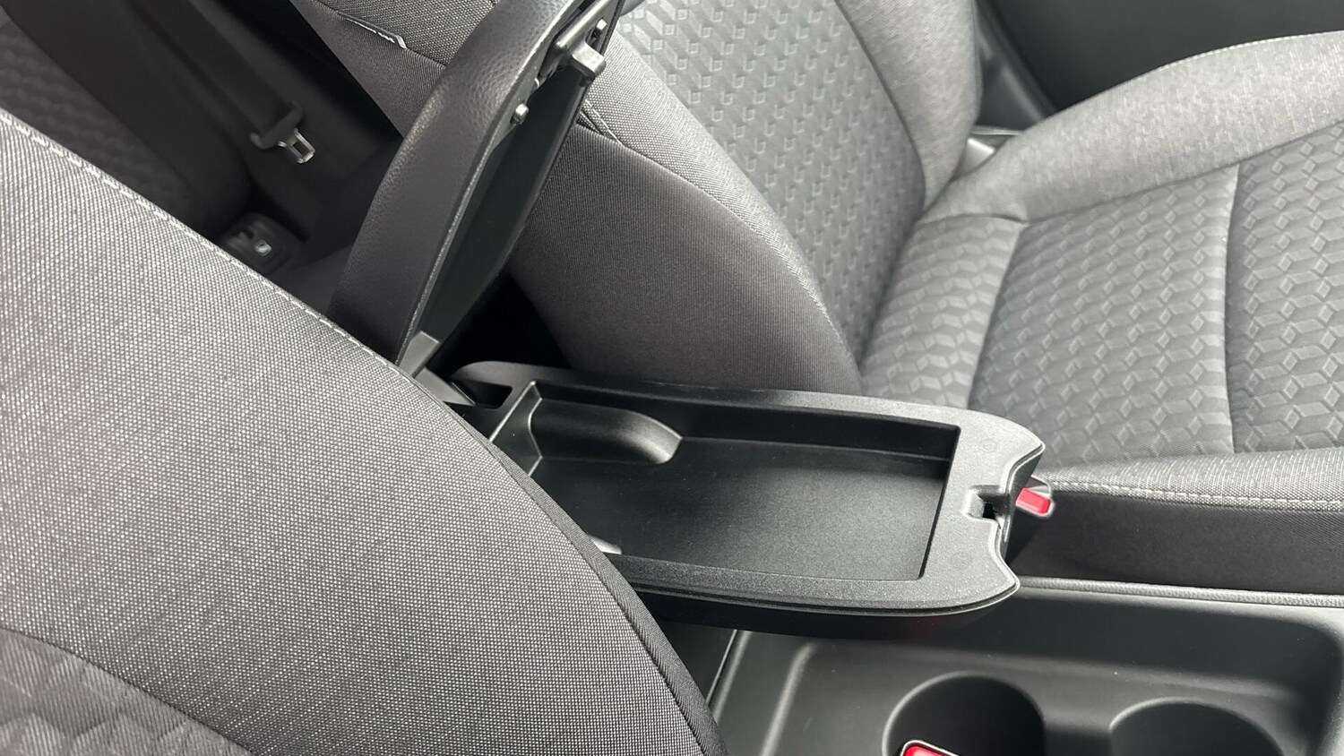 Used Toyota Yaris 2023 for sale - 76527904: Photo 39