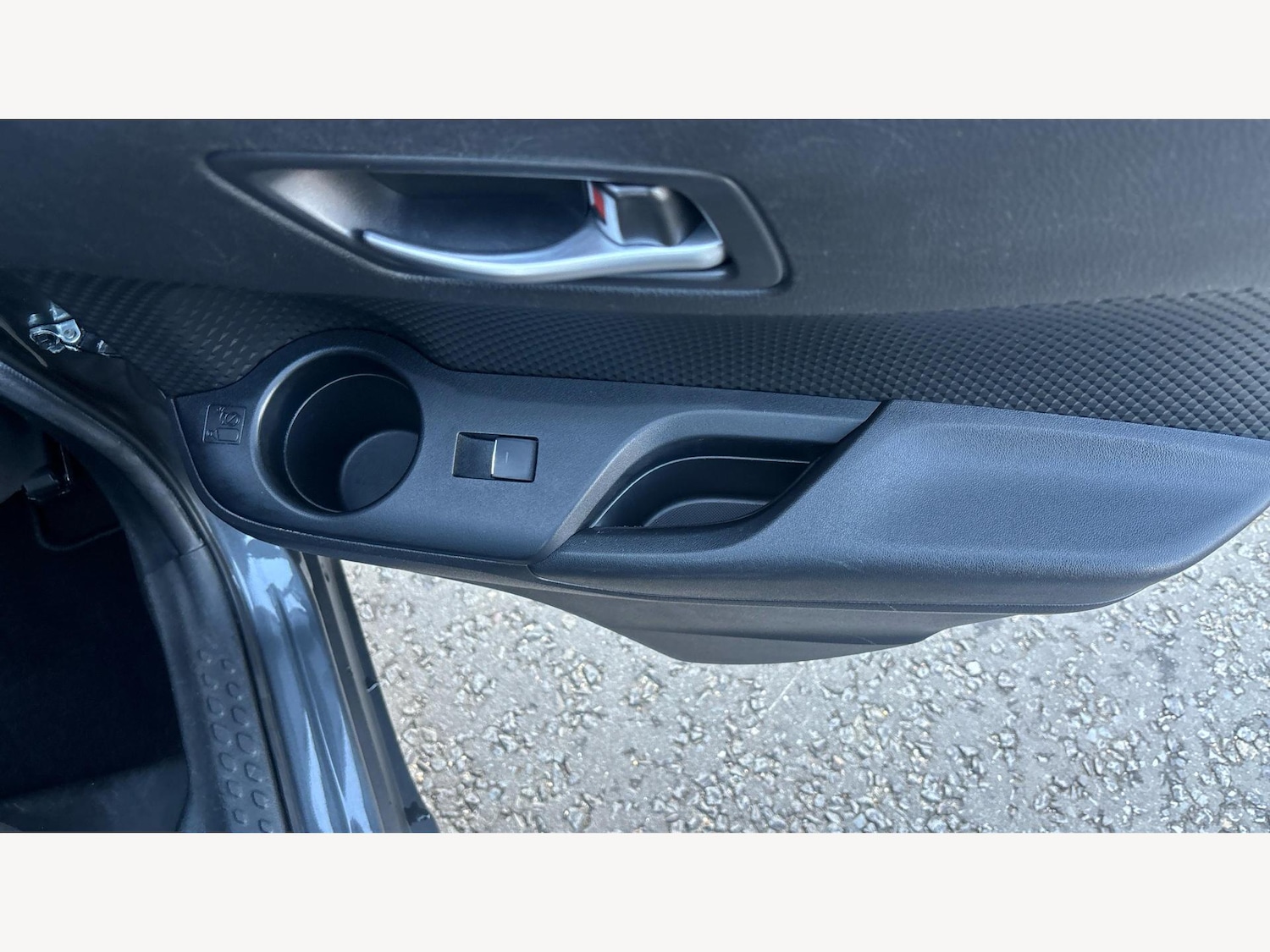 Used Toyota C-HR 2020 for sale - 76388300: Photo 27