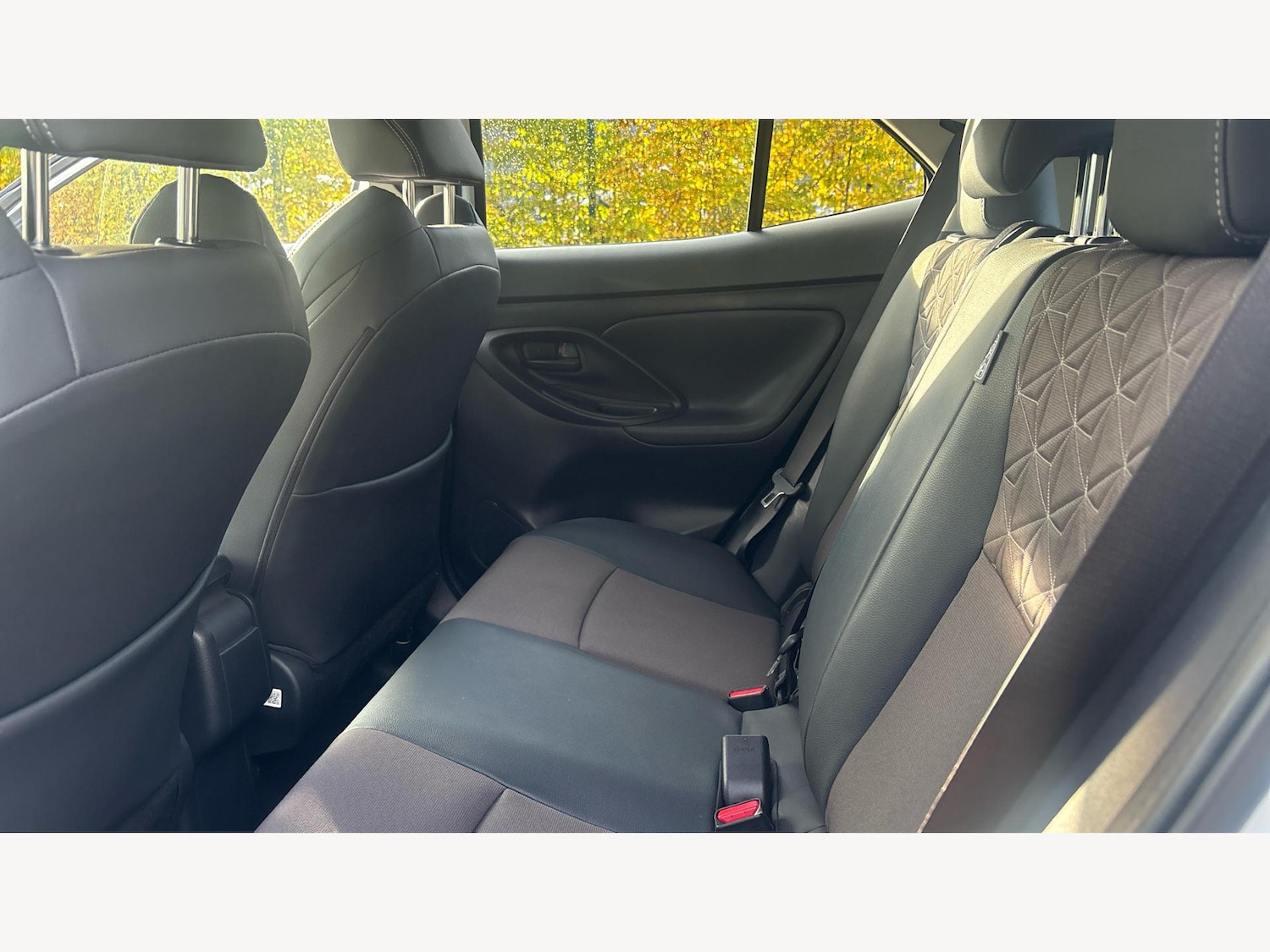 Used Toyota Yaris Cross 2024 for sale - 76409618: Photo 15