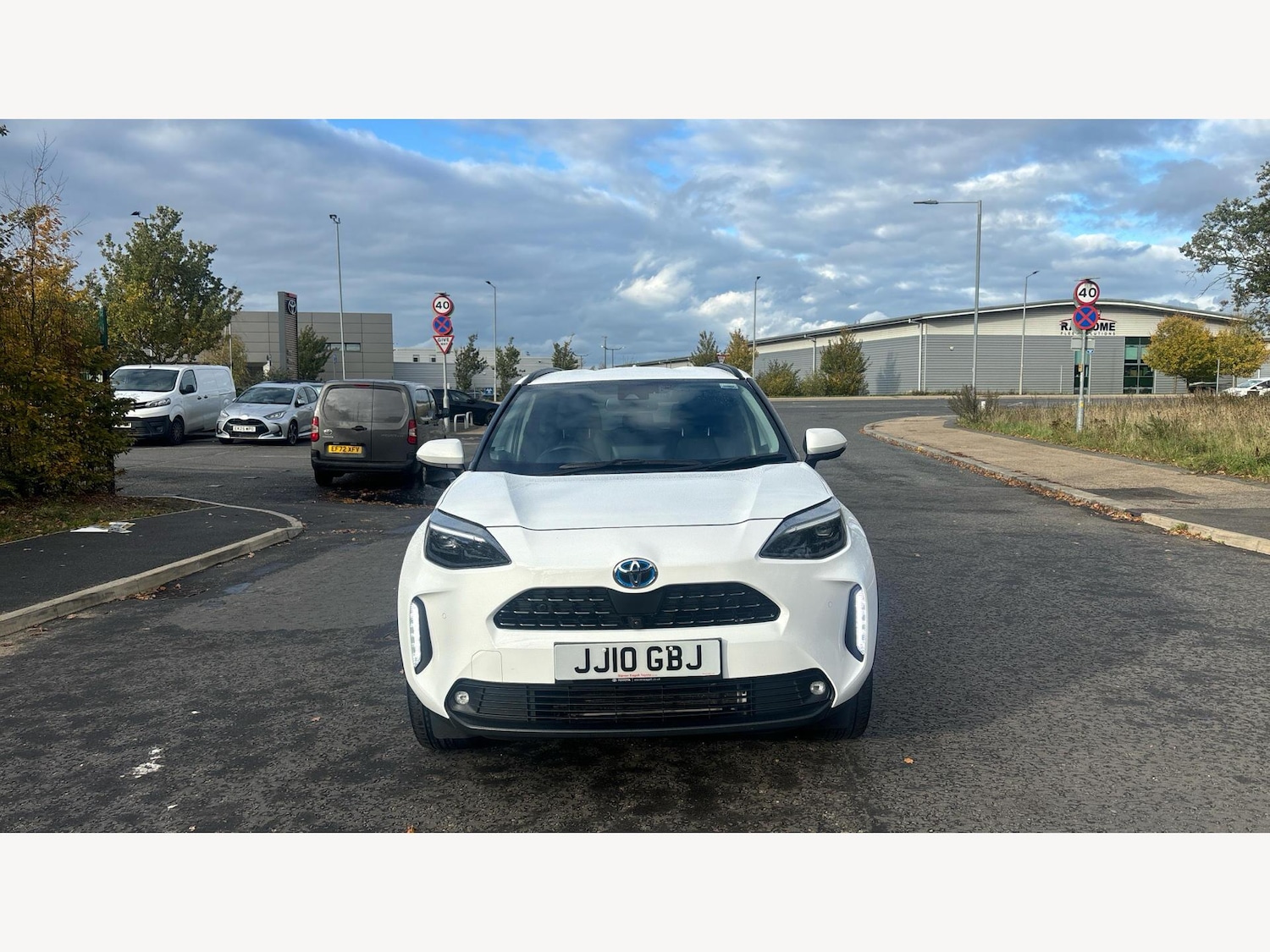 Used Toyota Yaris Cross 2024 for sale - 76409618: Photo 17