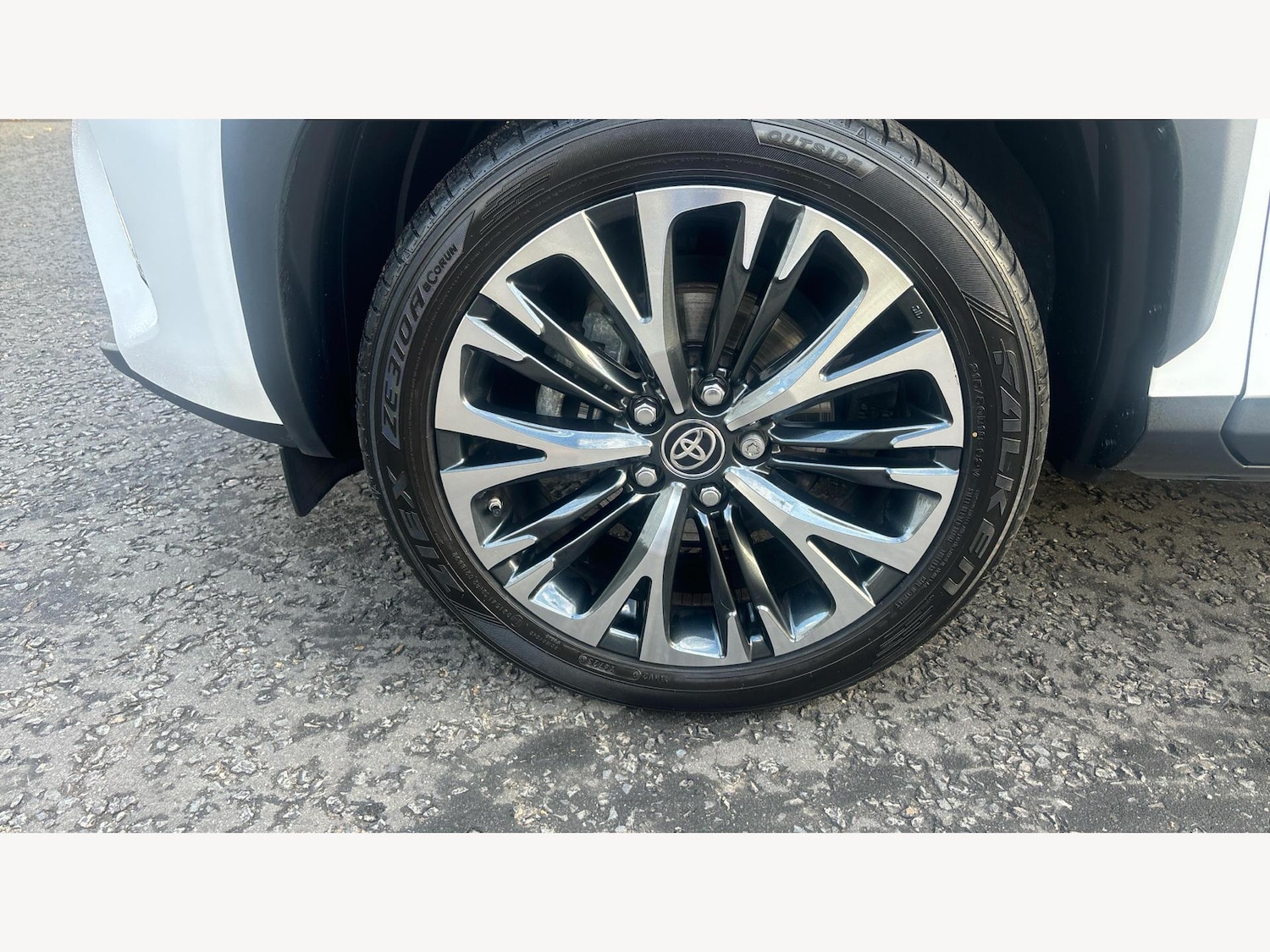 Used Toyota Yaris Cross 2024 for sale - 76409618: Photo 25