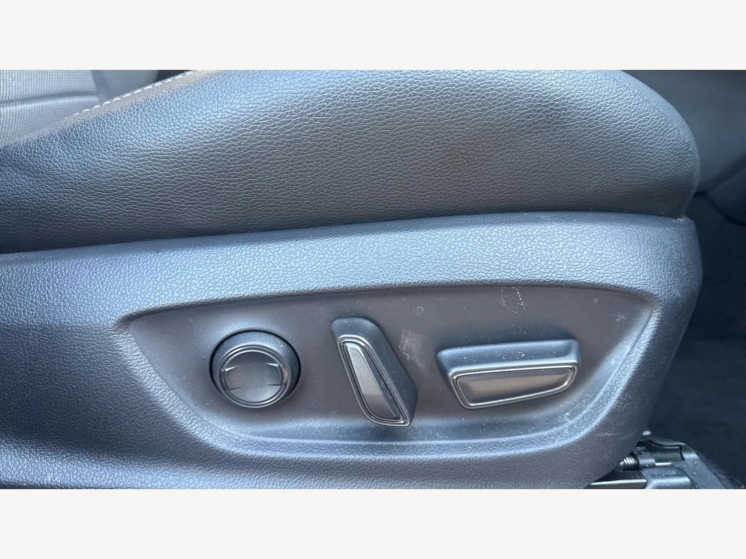 Used Toyota C-HR 2025 for sale - 76865262: Photo 25