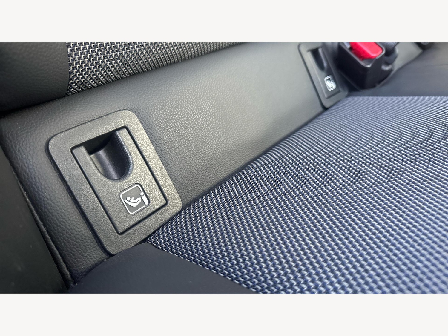 Used Toyota C-HR 2025 for sale - 76865262: Photo 30